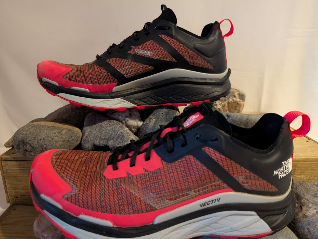 North Face, Vectiv Infinite, Coral & Black, Women’s Trail Running Shoes, UK Size 7