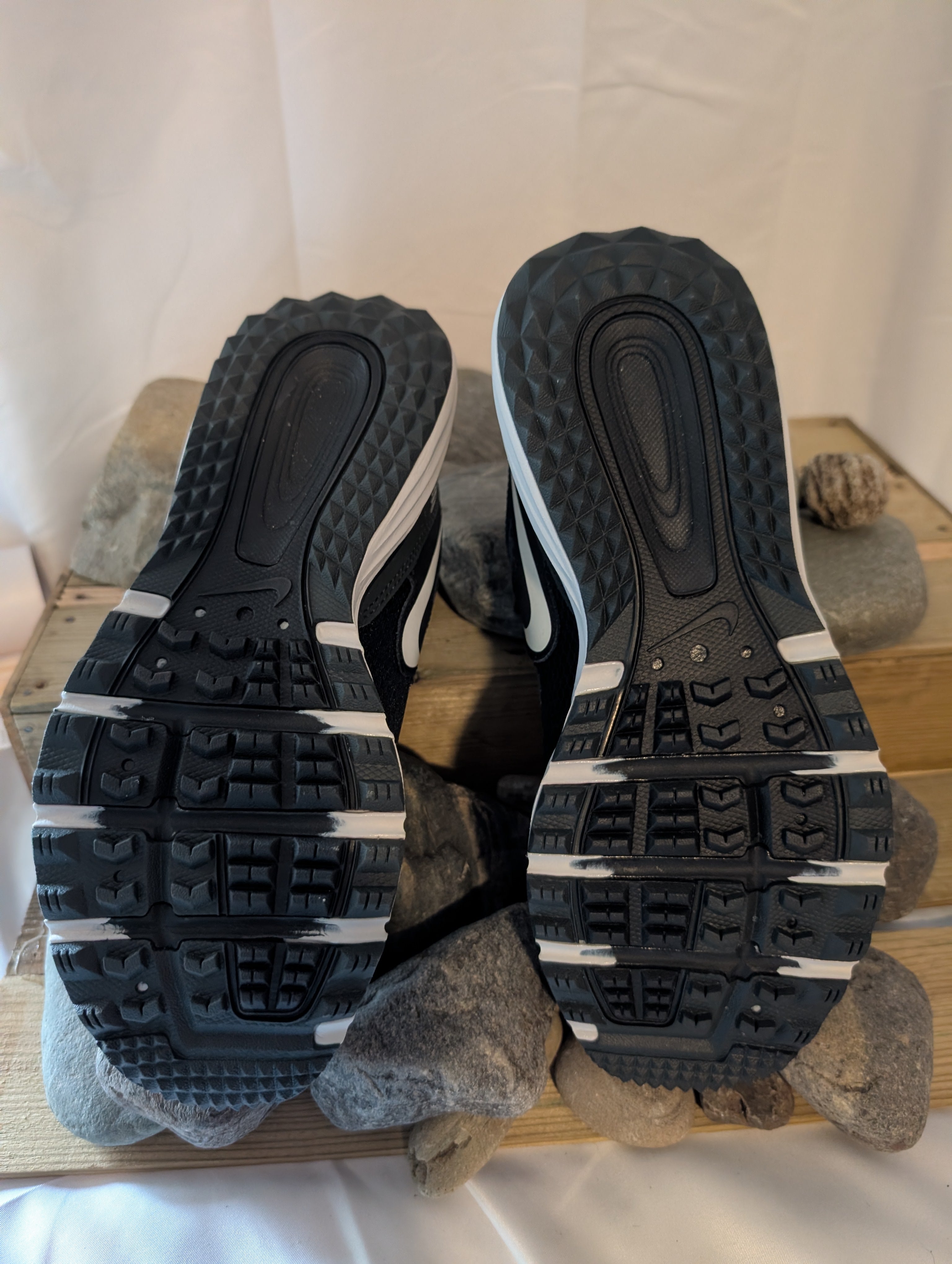 Nike, Juniper Trail running shoes, Black and White, (5.5) (F0079)