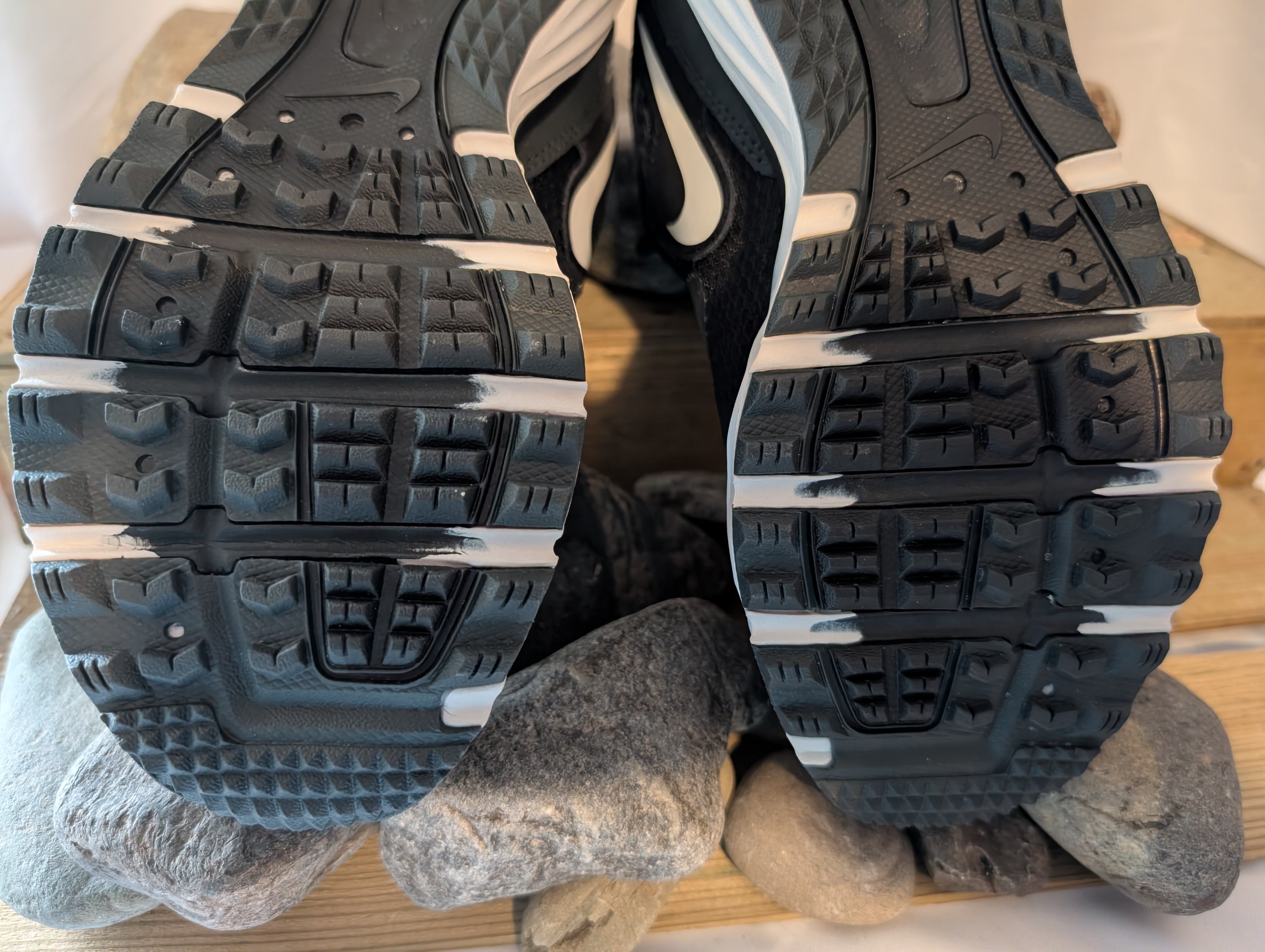Nike, Juniper Trail running shoes, Black and White, (5.5) (F0079)