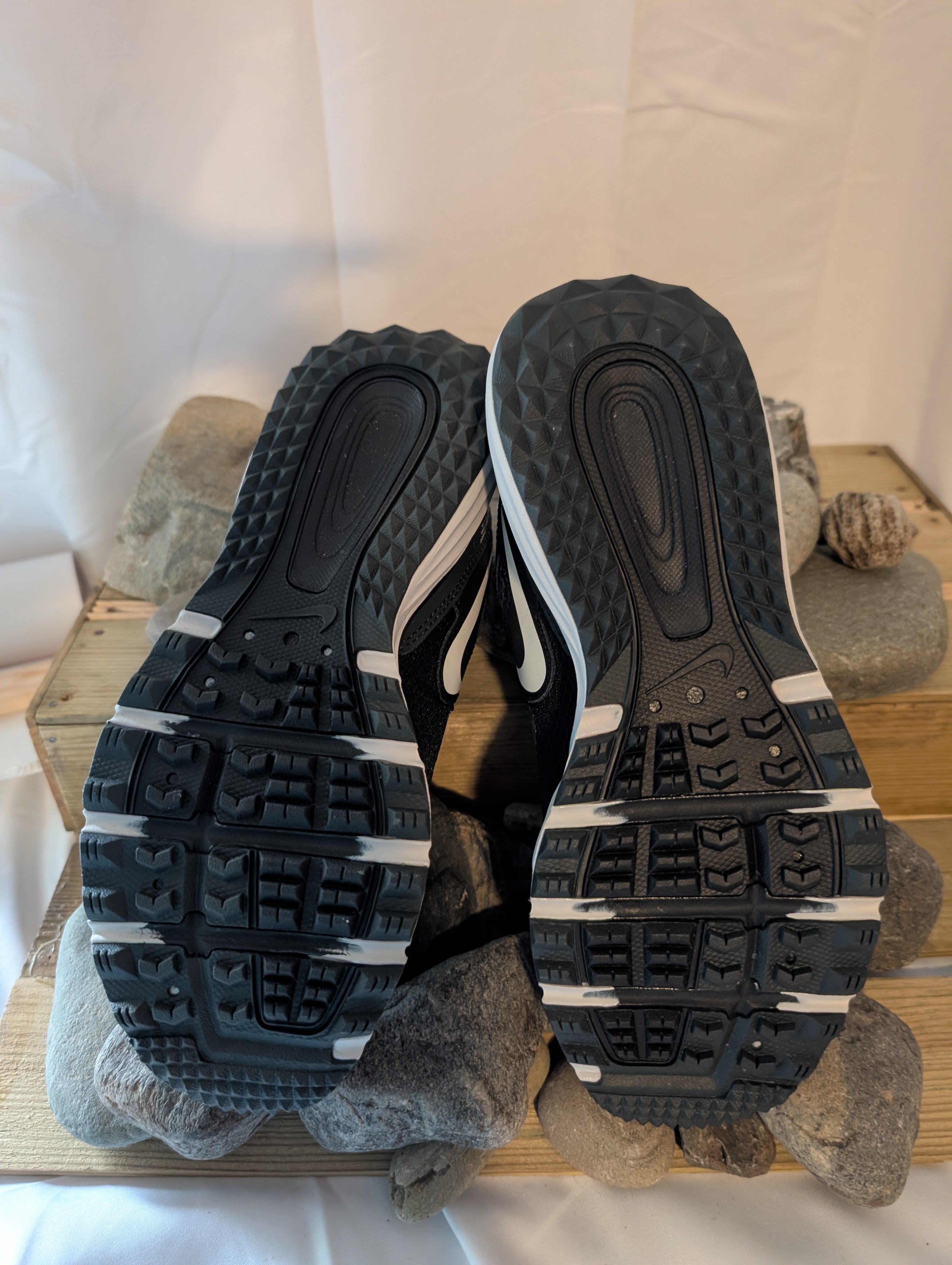 Nike, Juniper Trail running shoes, Black and White, (5.5) (F0079)