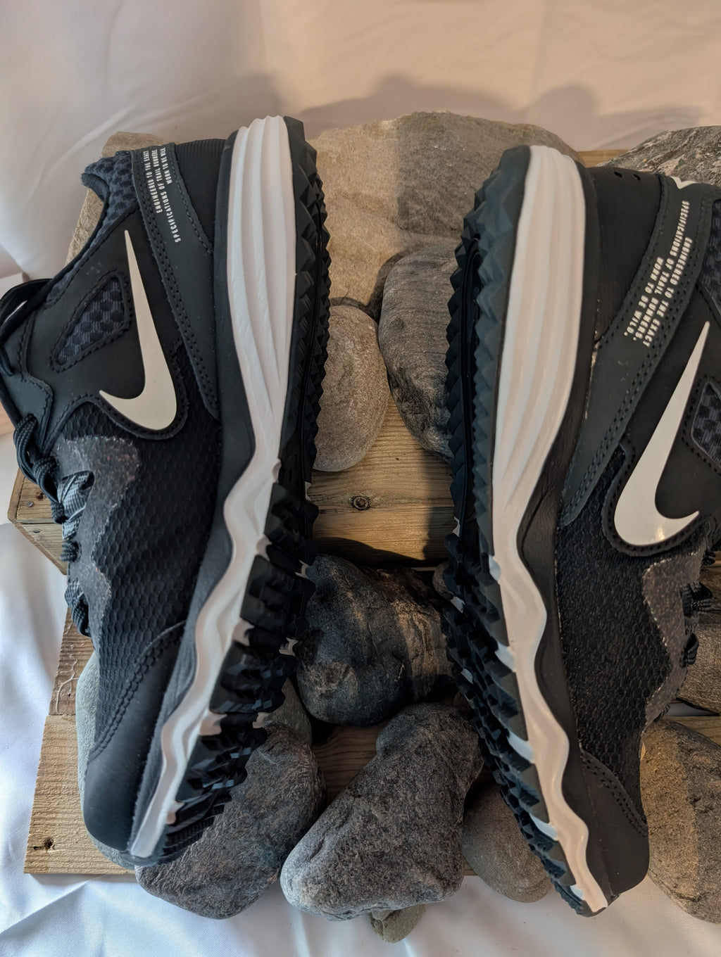 Nike, Juniper Trail running shoes, Black and White, (5.5) (F0079)