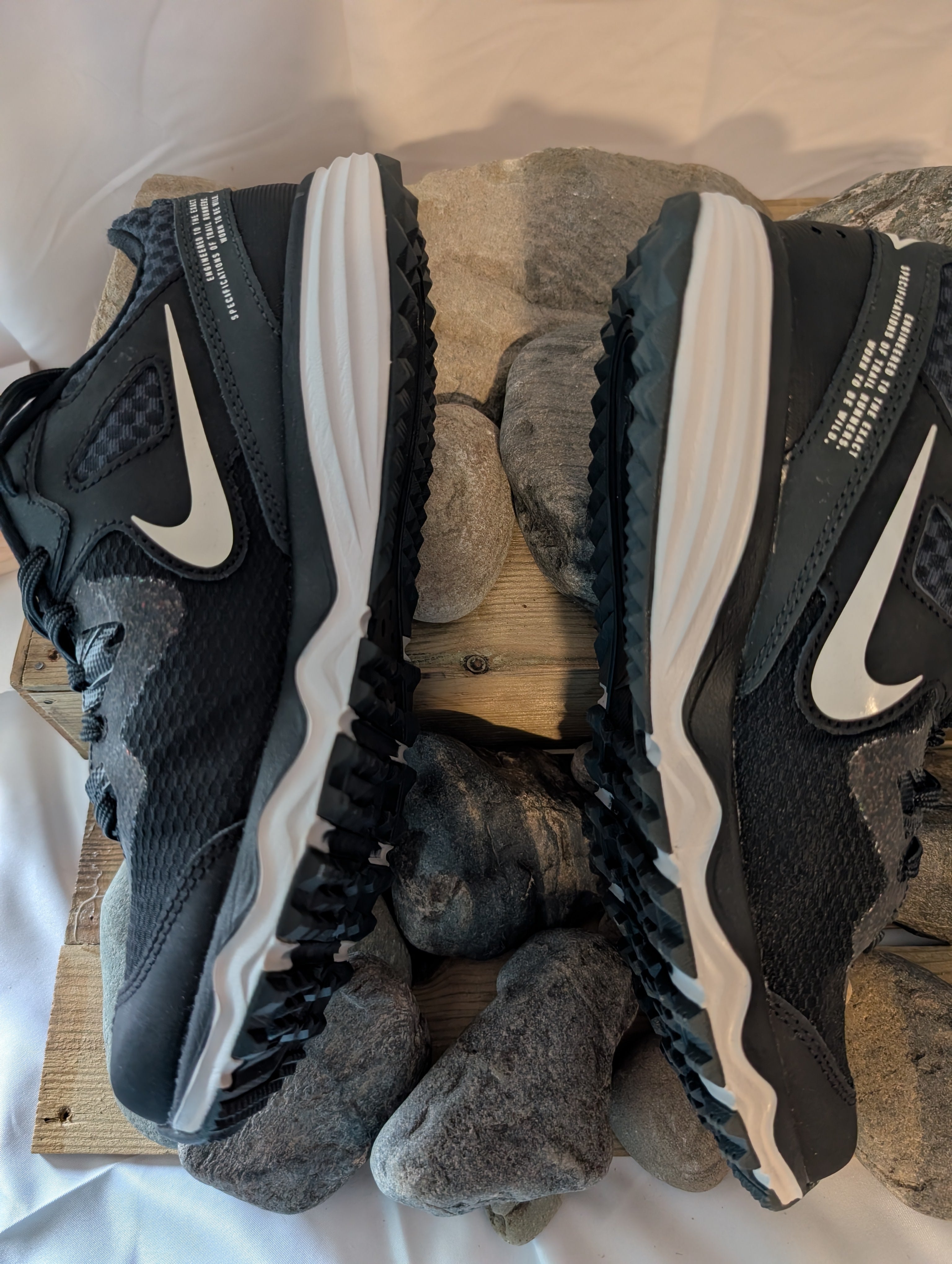 Nike, Juniper Trail running shoes, Black and White, (5.5) (F0079)
