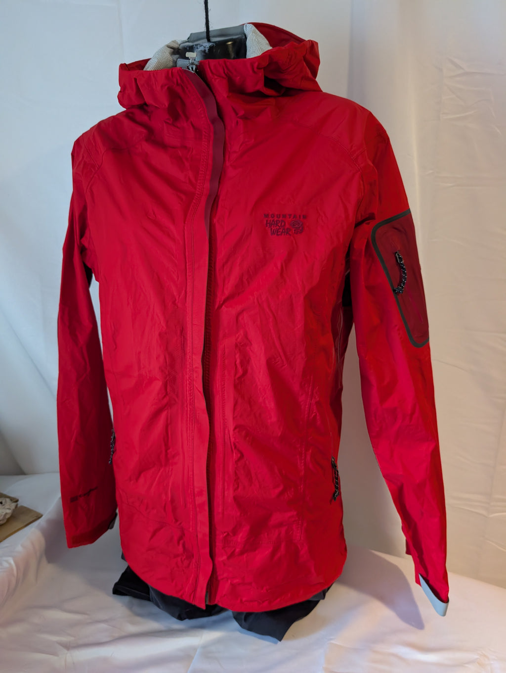 Mountain Hardwear, Cohesion /Conduit DT hardshell; women’s Jacket, Red,&nbsp; Size M,