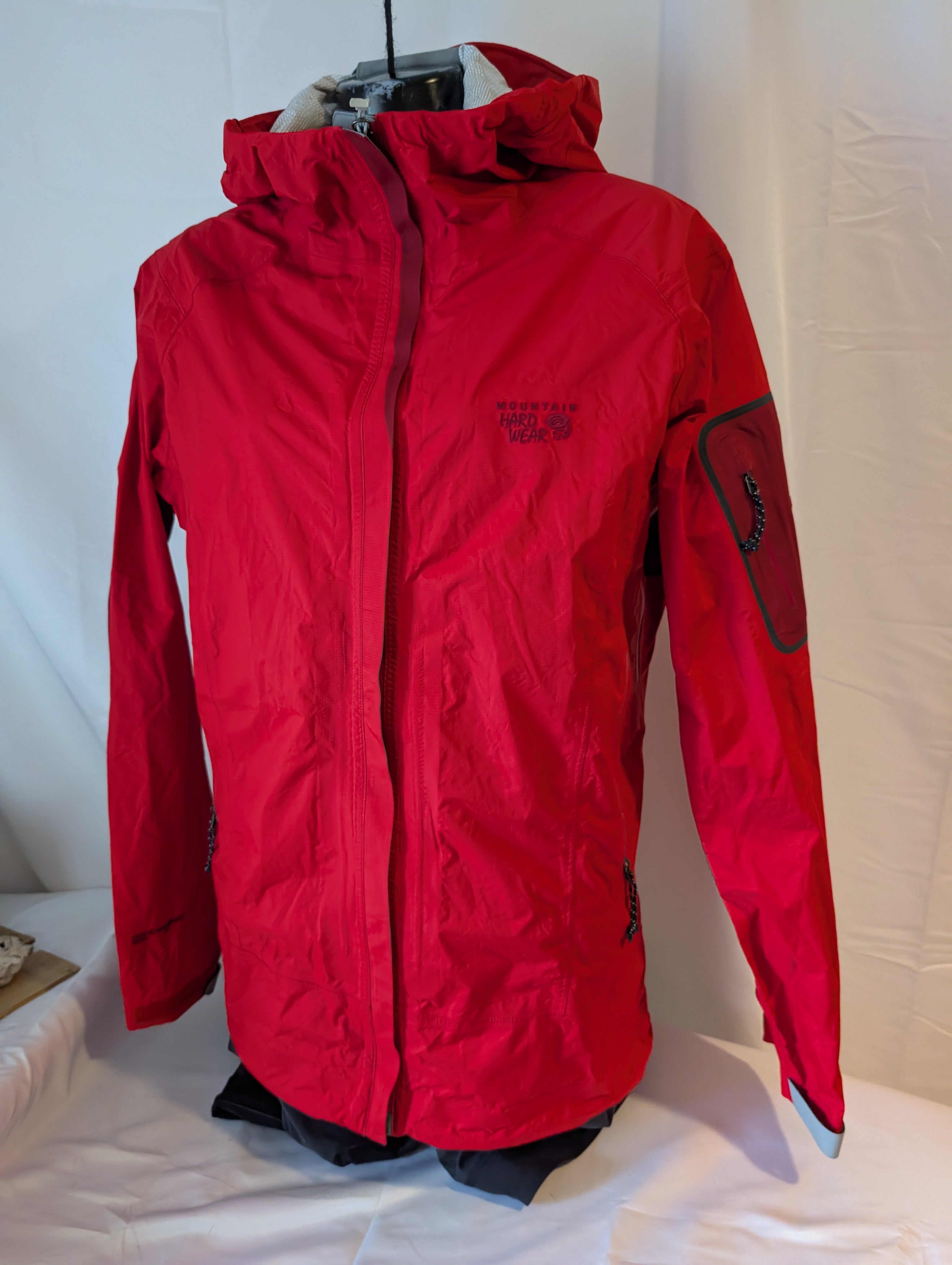 Mountain Hardwear, Cohesion /Conduit DT hardshell; women’s Jacket, Red,&nbsp; Size M,