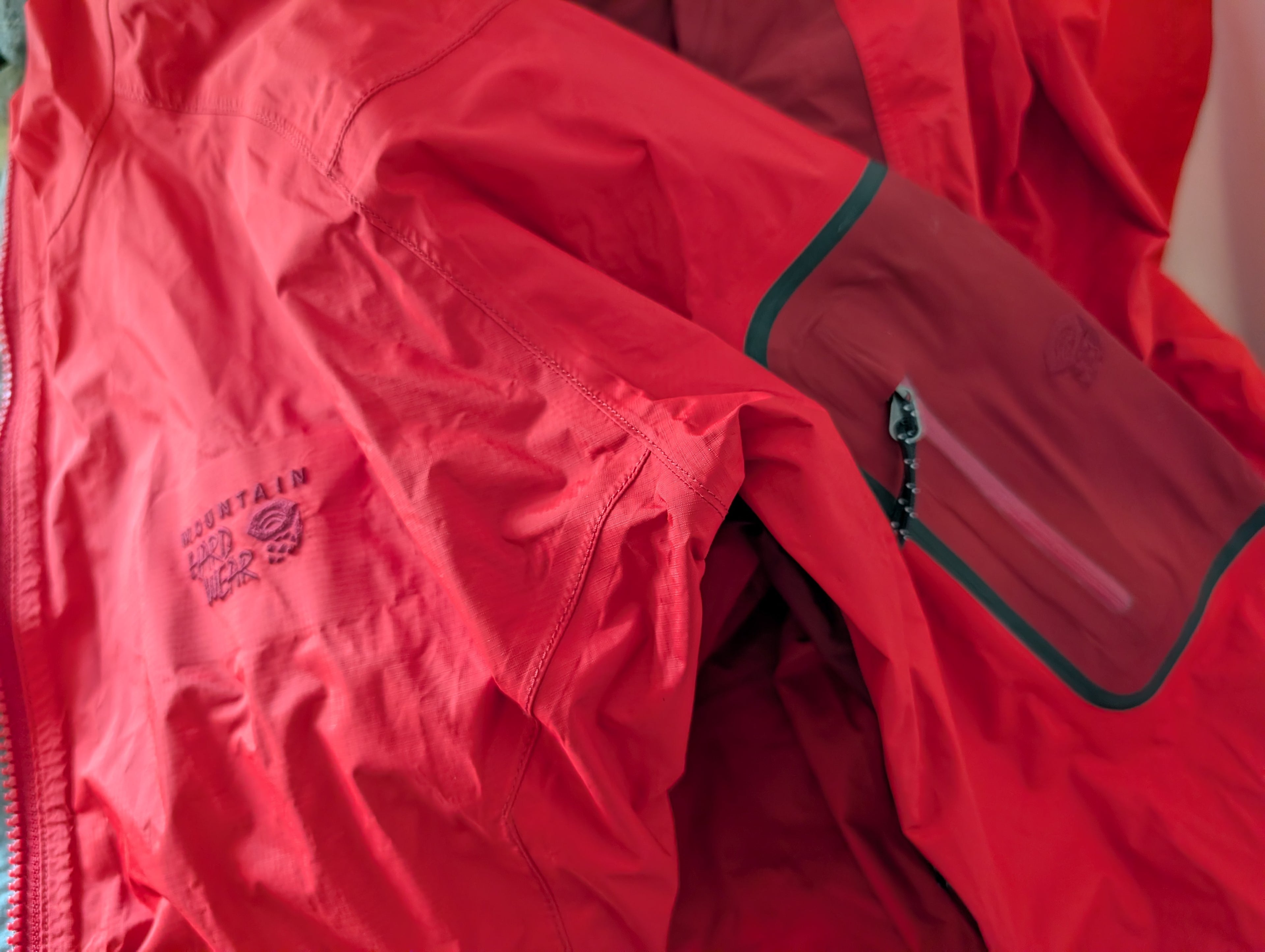 Mountain Hardwear, Cohesion /Conduit DT hardshell; women’s Jacket, Red,&nbsp; Size M,
