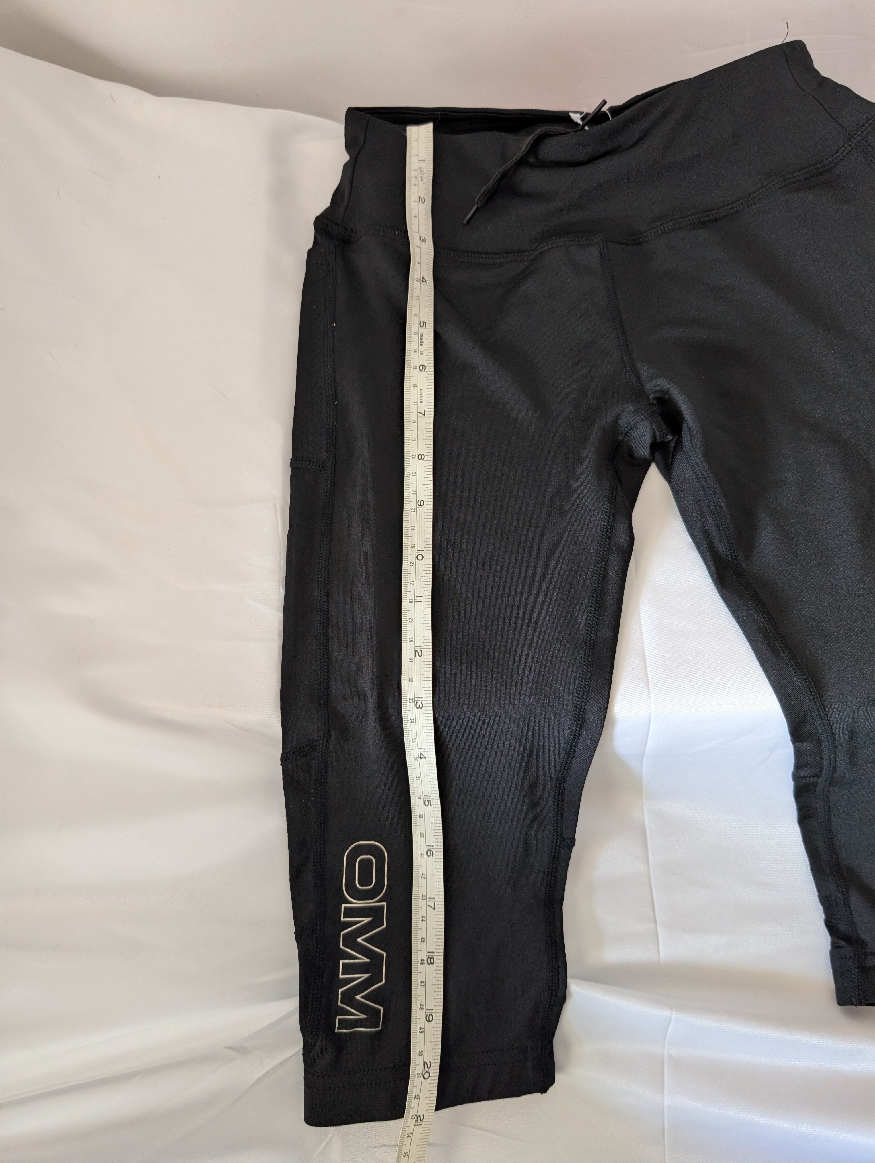 OMM, Flash Tights BNWT, women's Leggings, ¾ length,  size XS (CL0007)