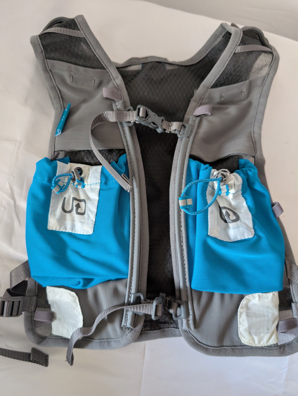 Ultimate Direction AK Race Vest 2.0, Grey & Blue, Size S/M (AH0008)