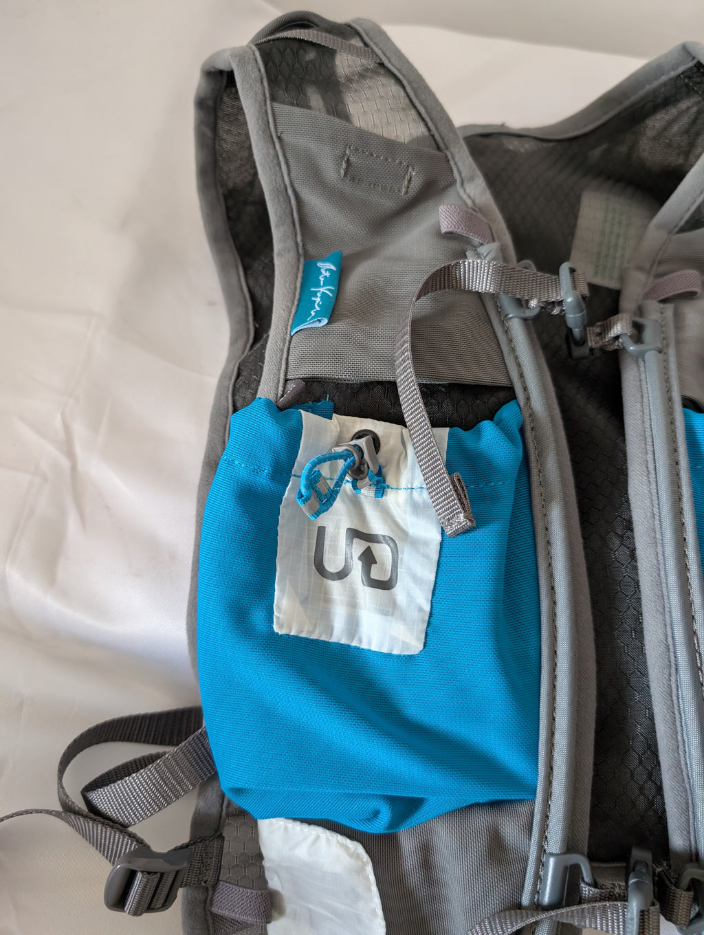 Ultimate Direction AK Race Vest 2.0, Grey & Blue, Size S/M (AH0008)