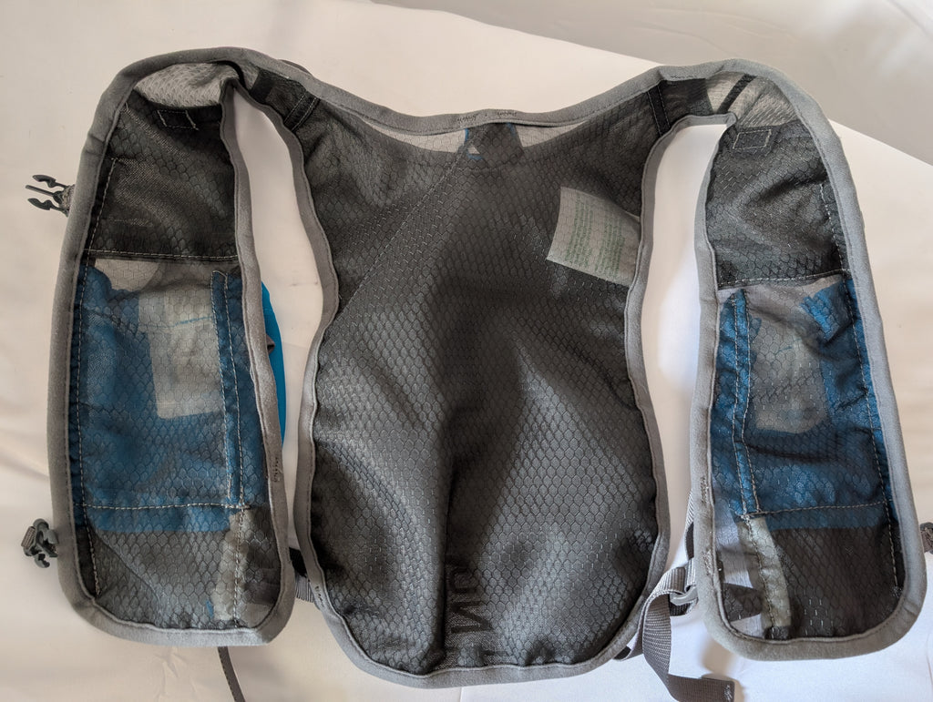 Ultimate Direction AK Race Vest 2.0, Grey & Blue, Size S/M (AH0008)