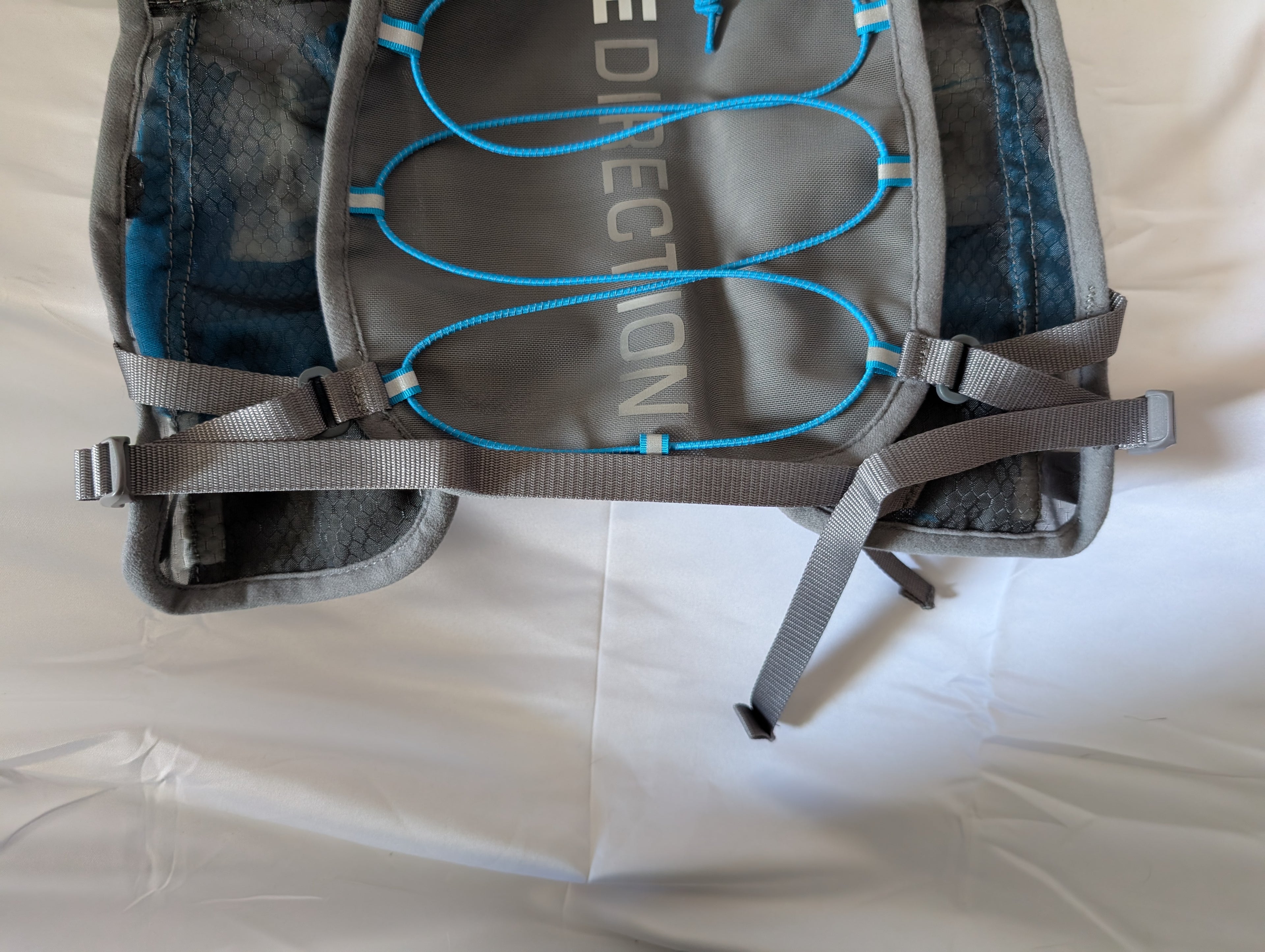 Ultimate Direction AK Race Vest 2.0, Grey & Blue, Size S/M (AH0008)