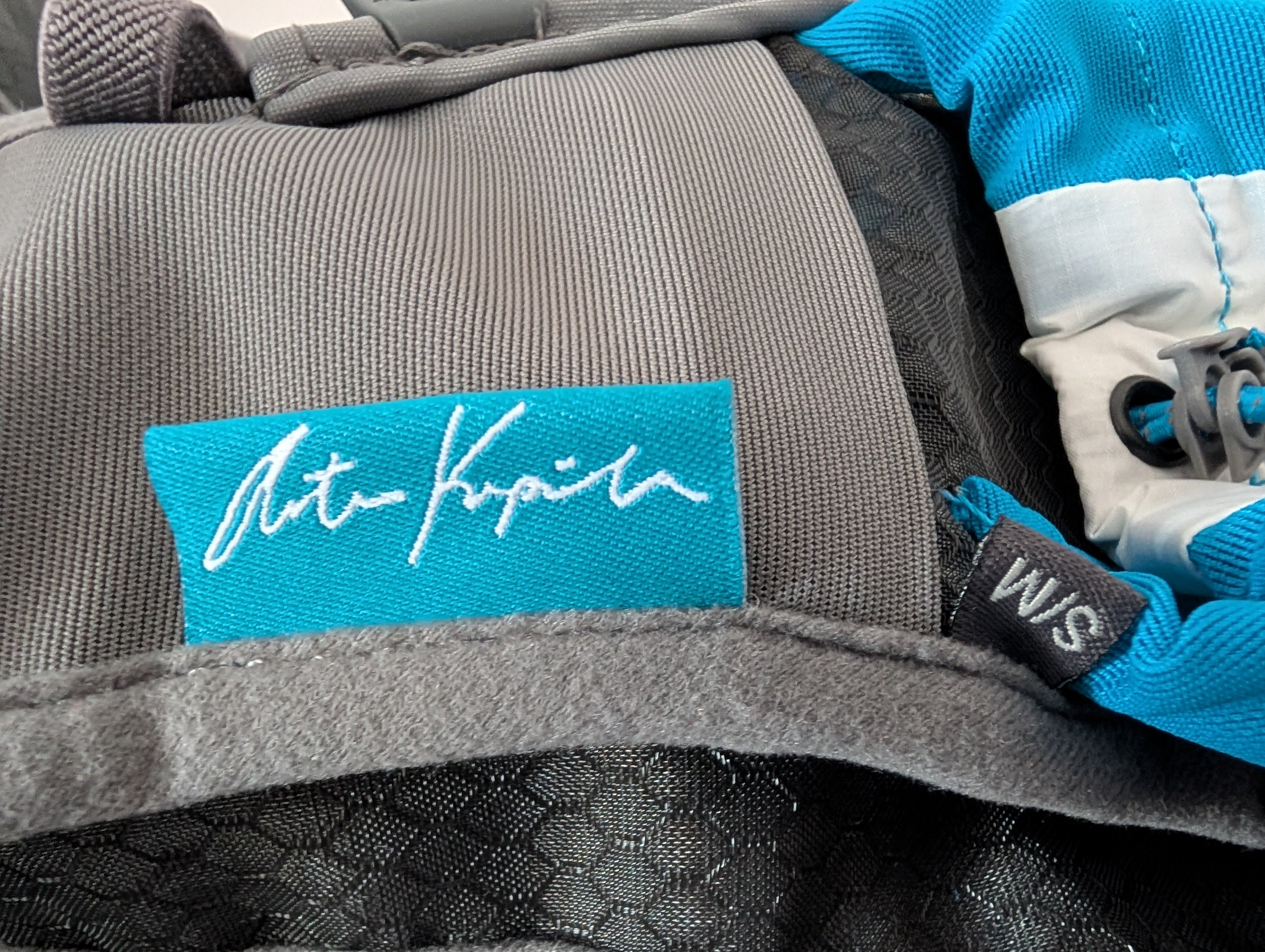 Ultimate Direction AK Race Vest 2.0, Grey & Blue, Size S/M (AH0008)