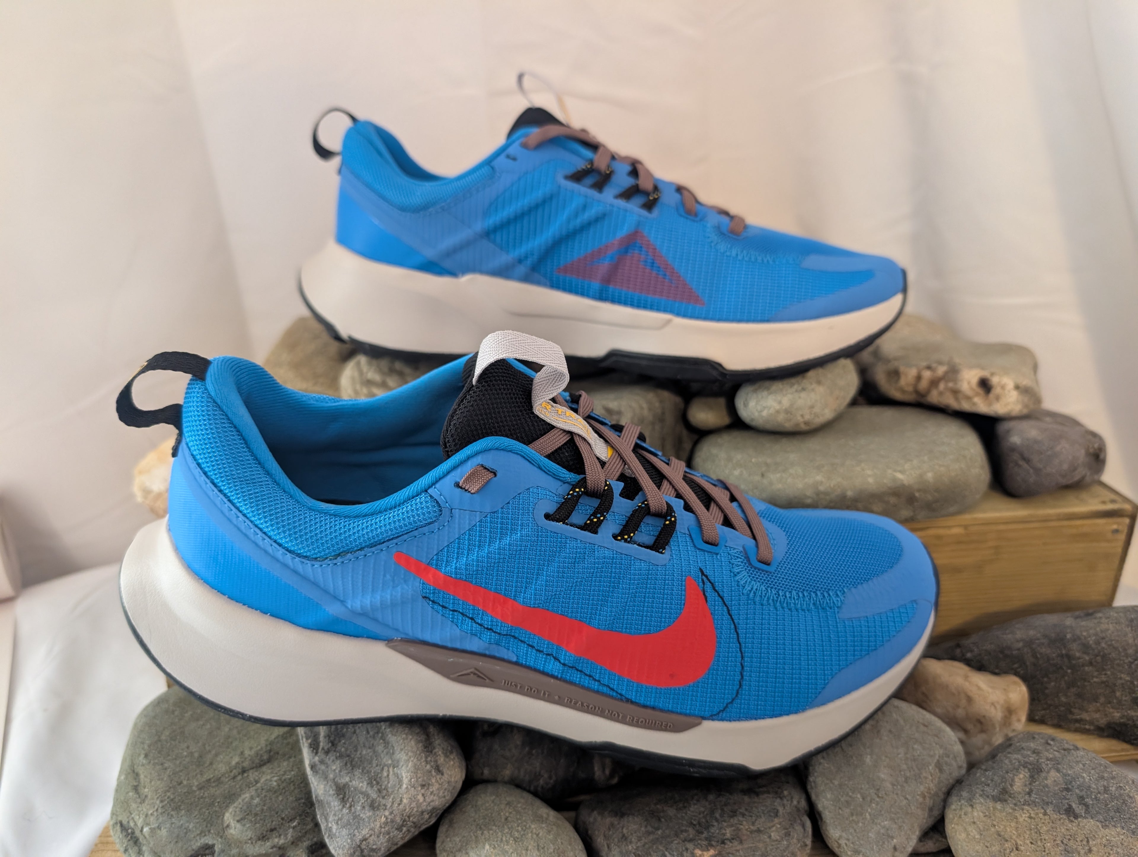 Nike, Juniper Trail 2 NN, Men’s running shoes, Blue/Red (UK size 7.5) (Ref. F0086)