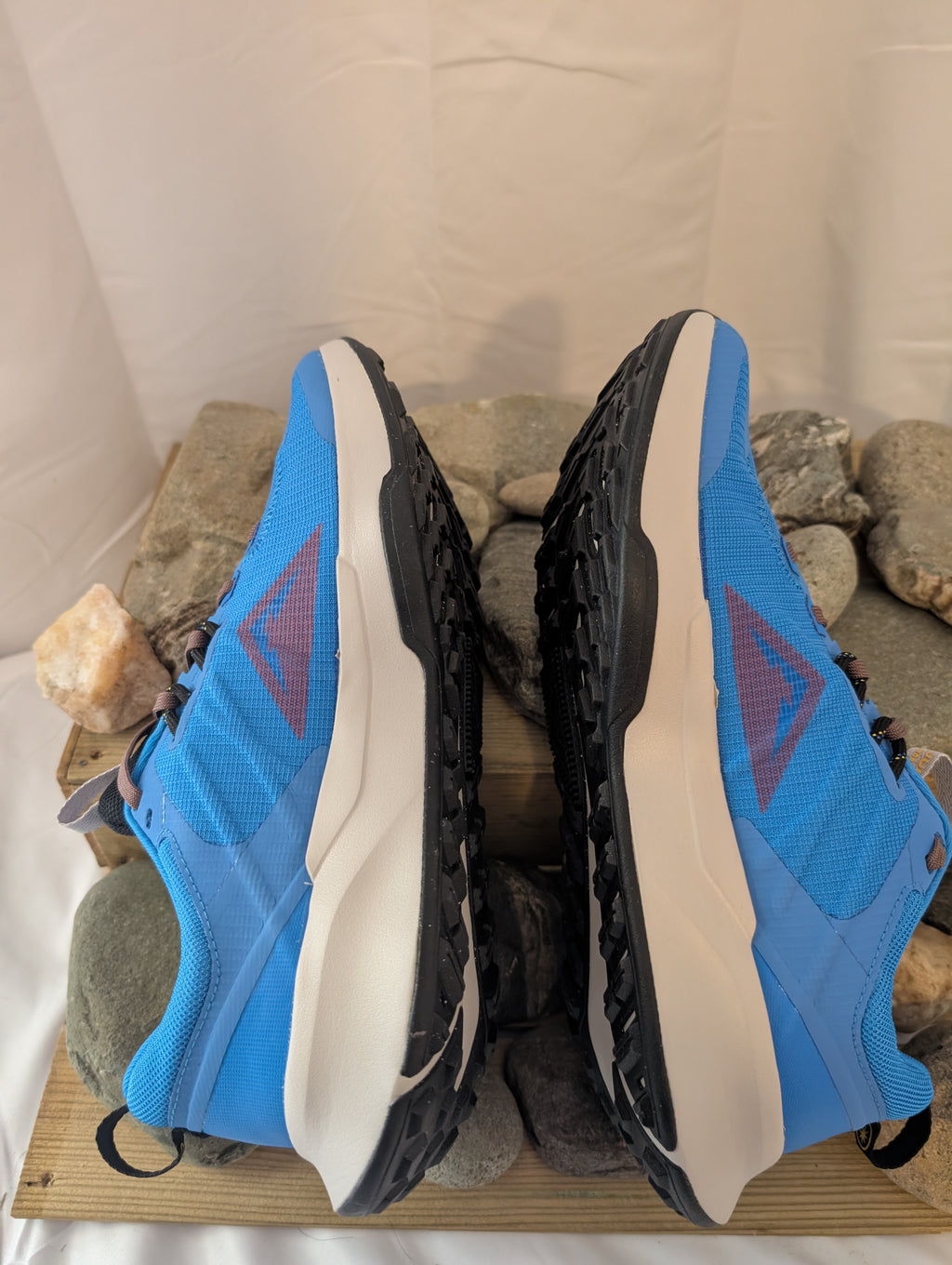 Nike, Juniper Trail 2 NN, Men’s running shoes, Blue/Red (UK size 7.5) (Ref. F0086)