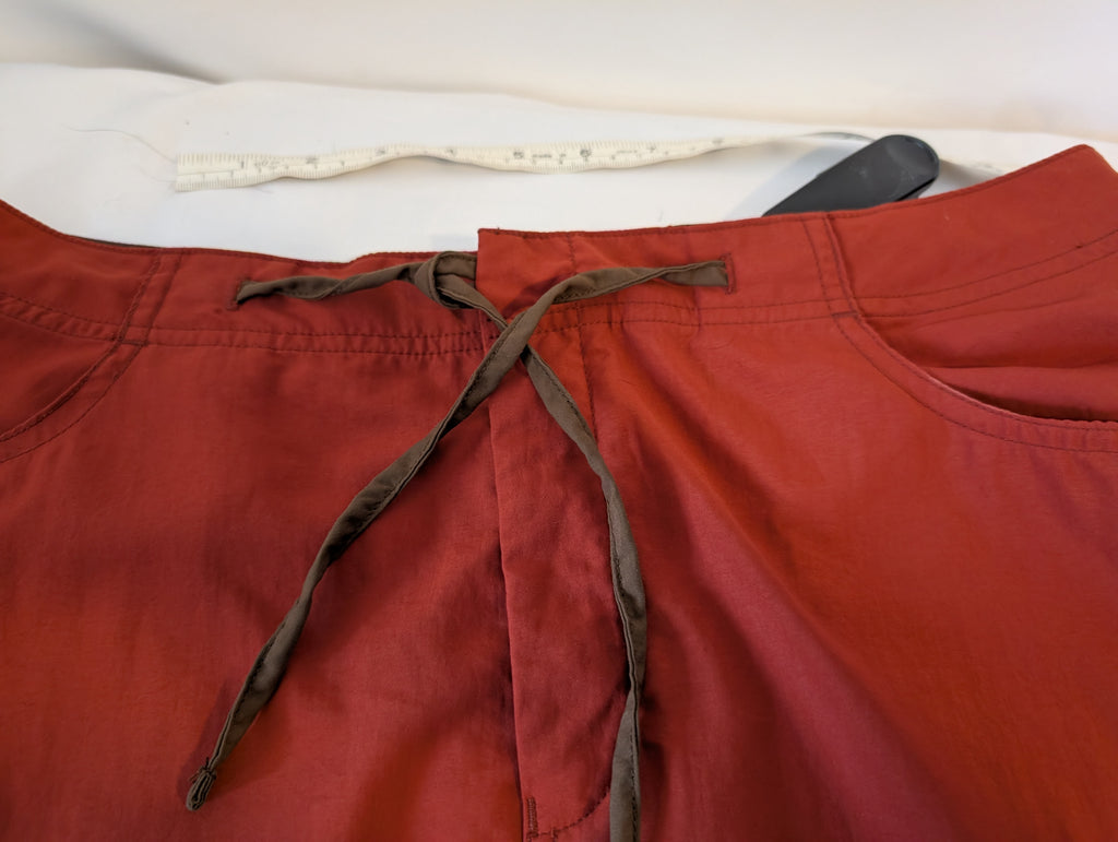 Mountain Hardwear ‘Arroyo’ Skirt, Women’s, Brick red, Label Size 10 (BNWT) Ref. CS0012