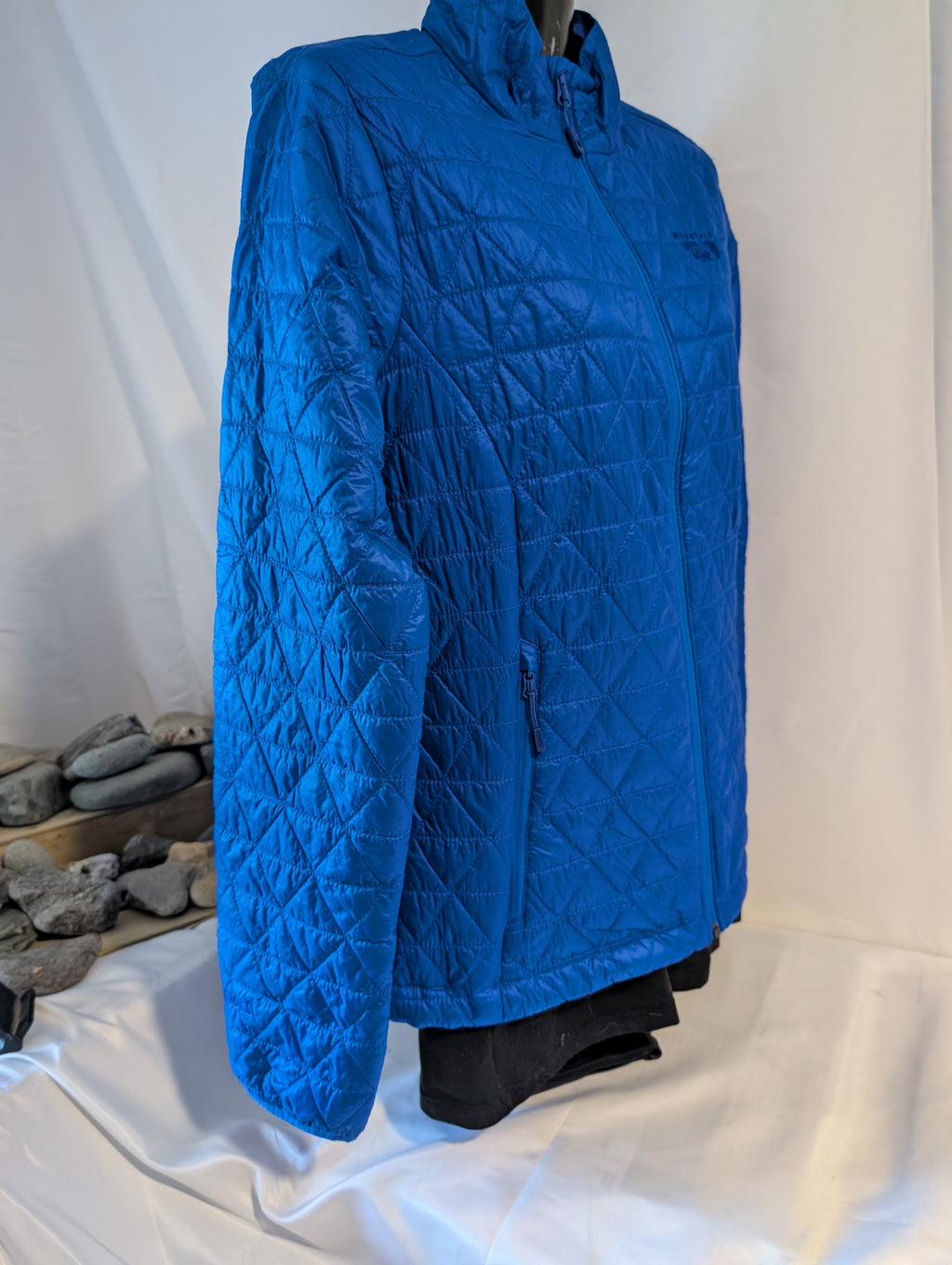 Mountain Hardwear, Micro Thermostatic Jacket; women’s, Electric Blue&nbsp; (Size S), BNWT Ref. CJ0026.