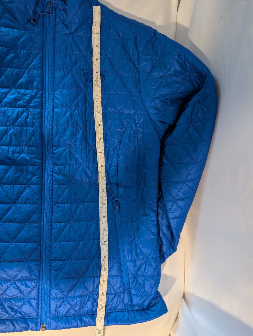 Mountain Hardwear, Micro Thermostatic Jacket; women’s, Electric Blue&nbsp; (Size S), BNWT Ref. CJ0026.