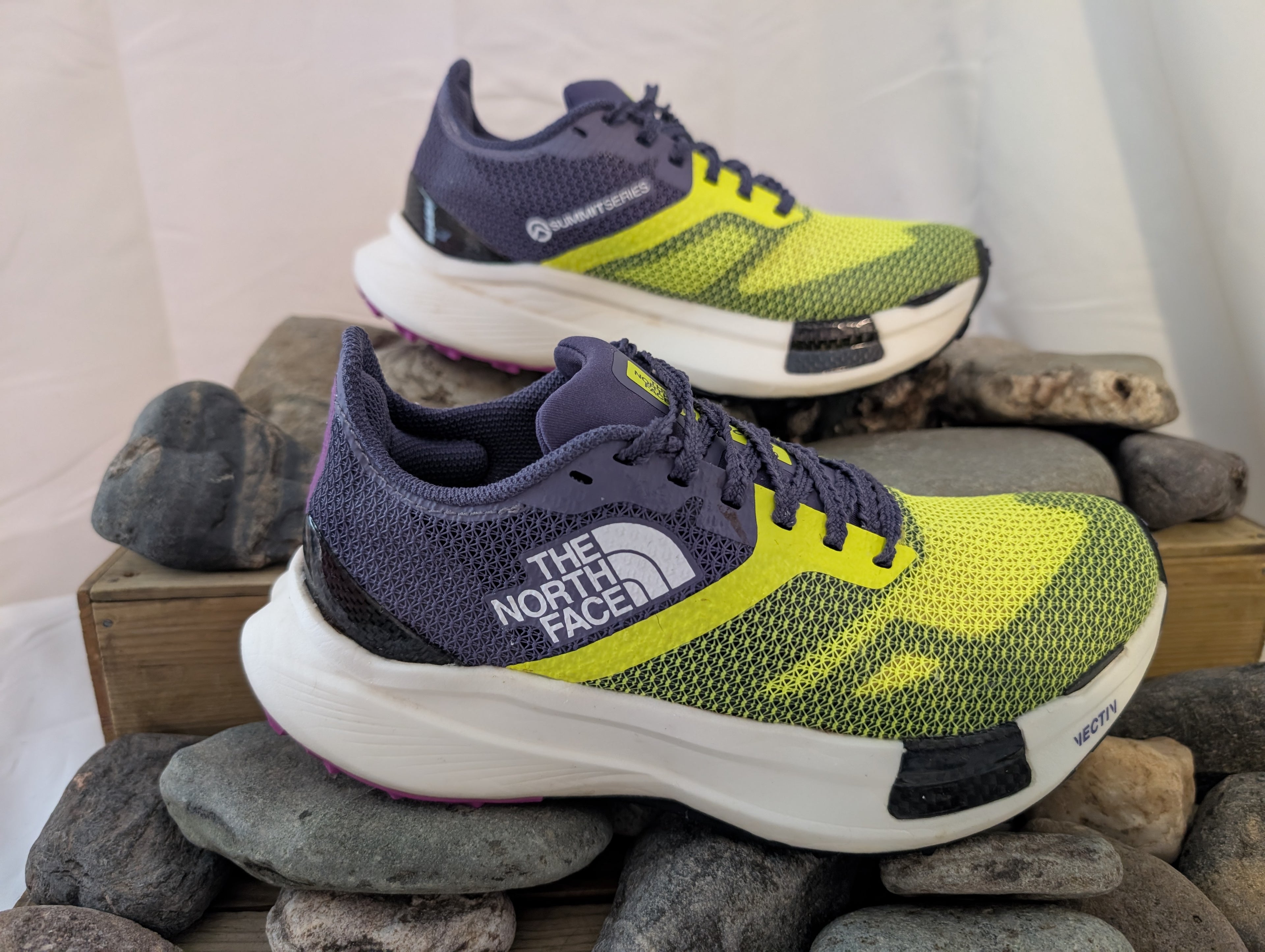 North Face, Summit Vectiv Pro, Trail running shoes, Yellow/Grey, Size 4.5, F0093