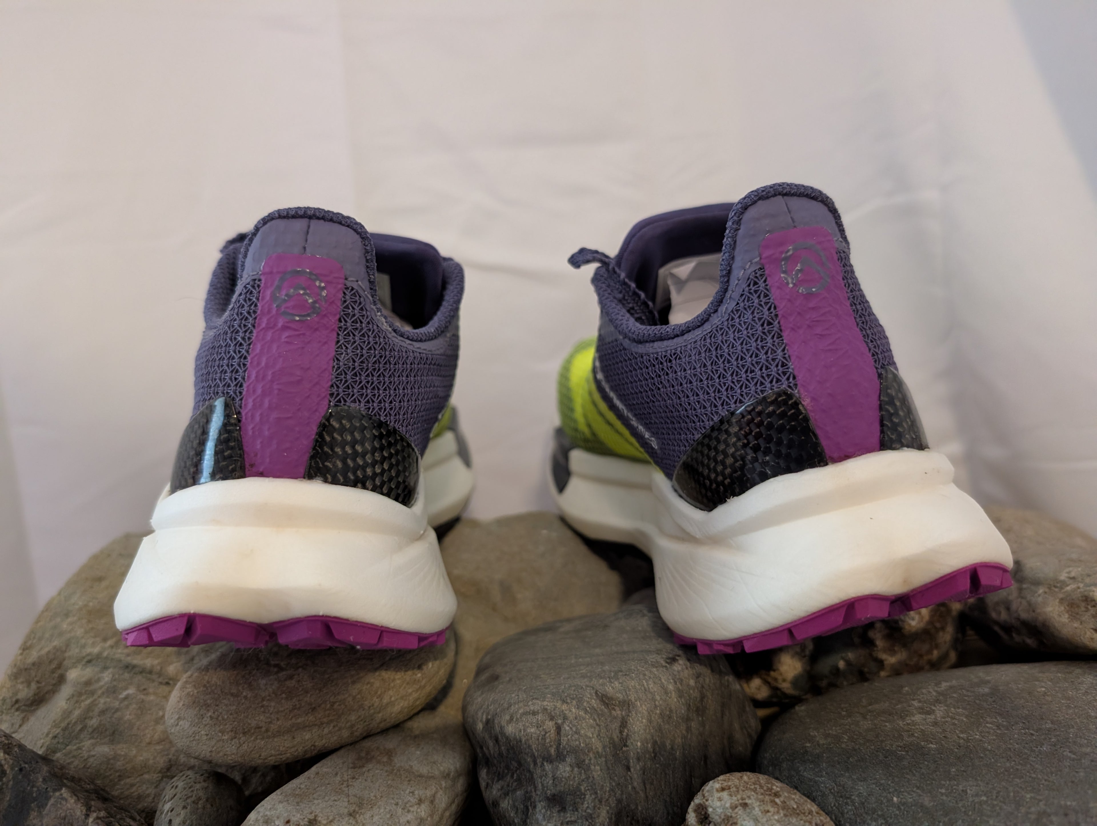 North Face, Summit Vectiv Pro, Trail running shoes, Yellow/Grey, Size 4.5, F0093
