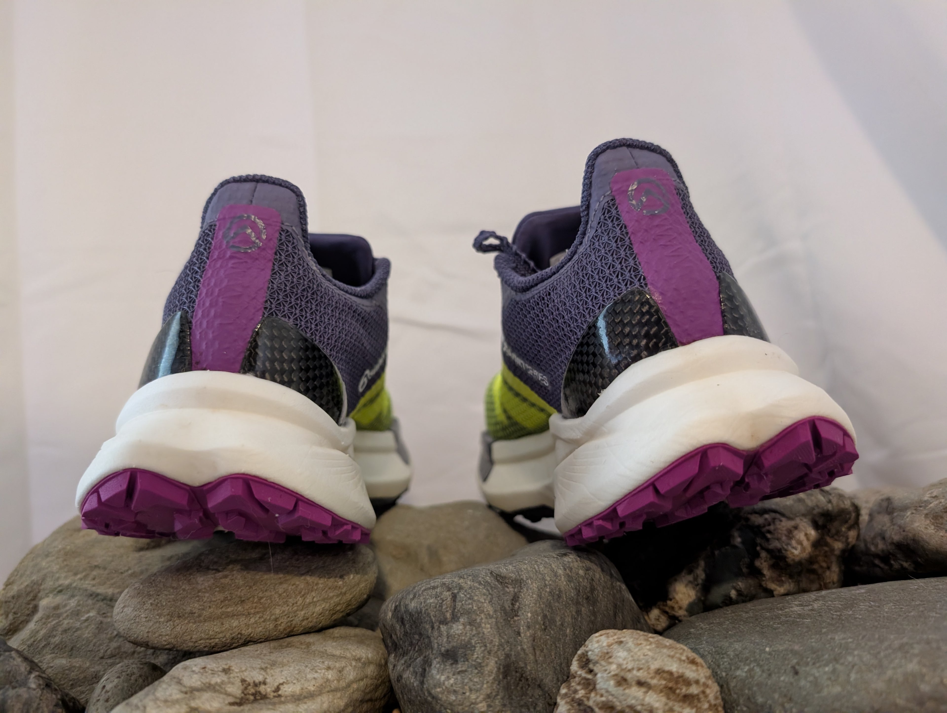 North Face, Summit Vectiv Pro, Trail running shoes, Yellow/Grey, Size 4.5, F0093