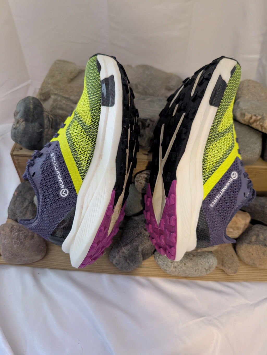 North Face, Summit Vectiv Pro, Trail running shoes, Yellow/Grey, Size 4.5, F0093