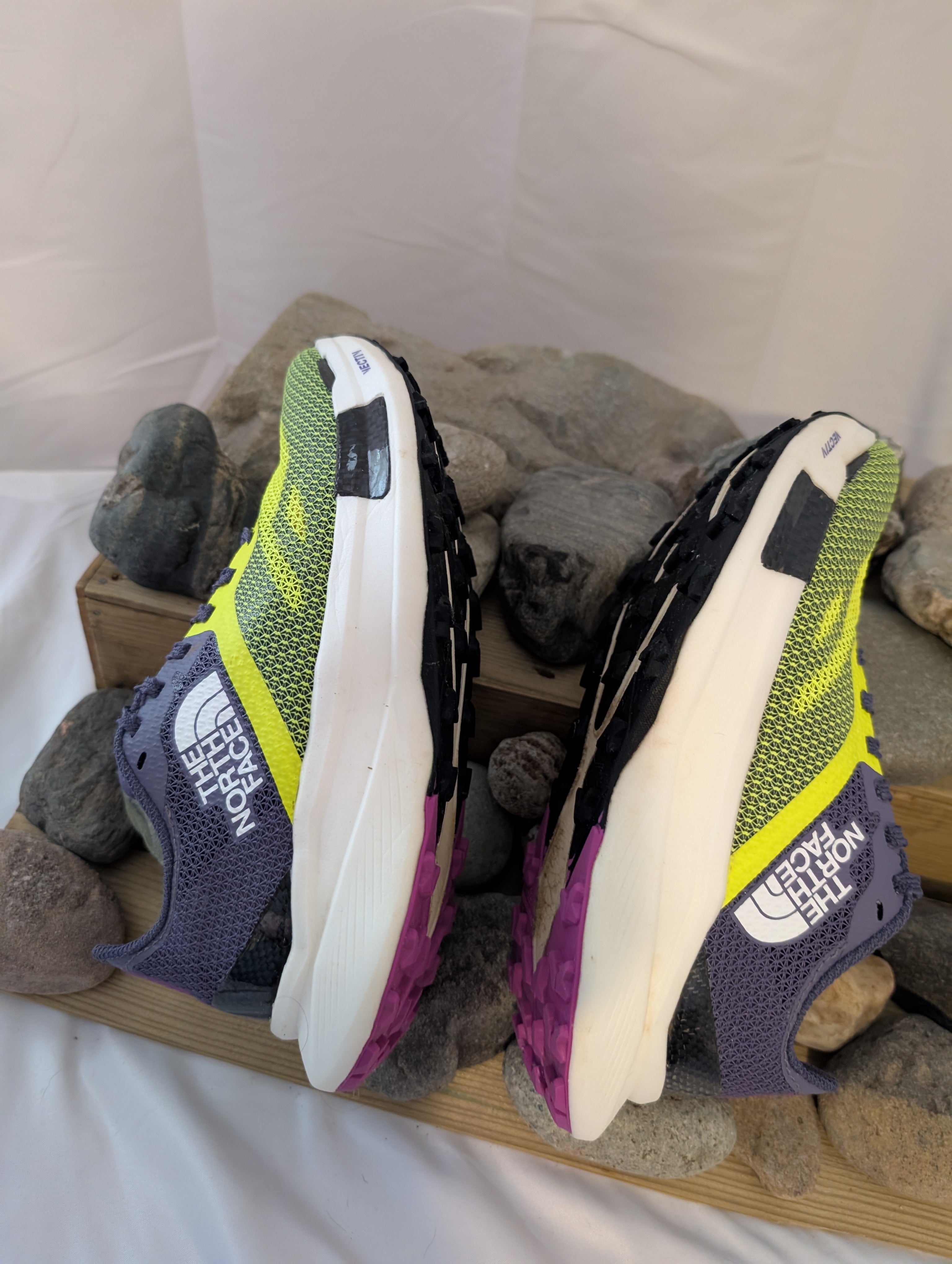 North Face, Summit Vectiv Pro, Trail running shoes, Yellow/Grey, Size 4.5, F0093