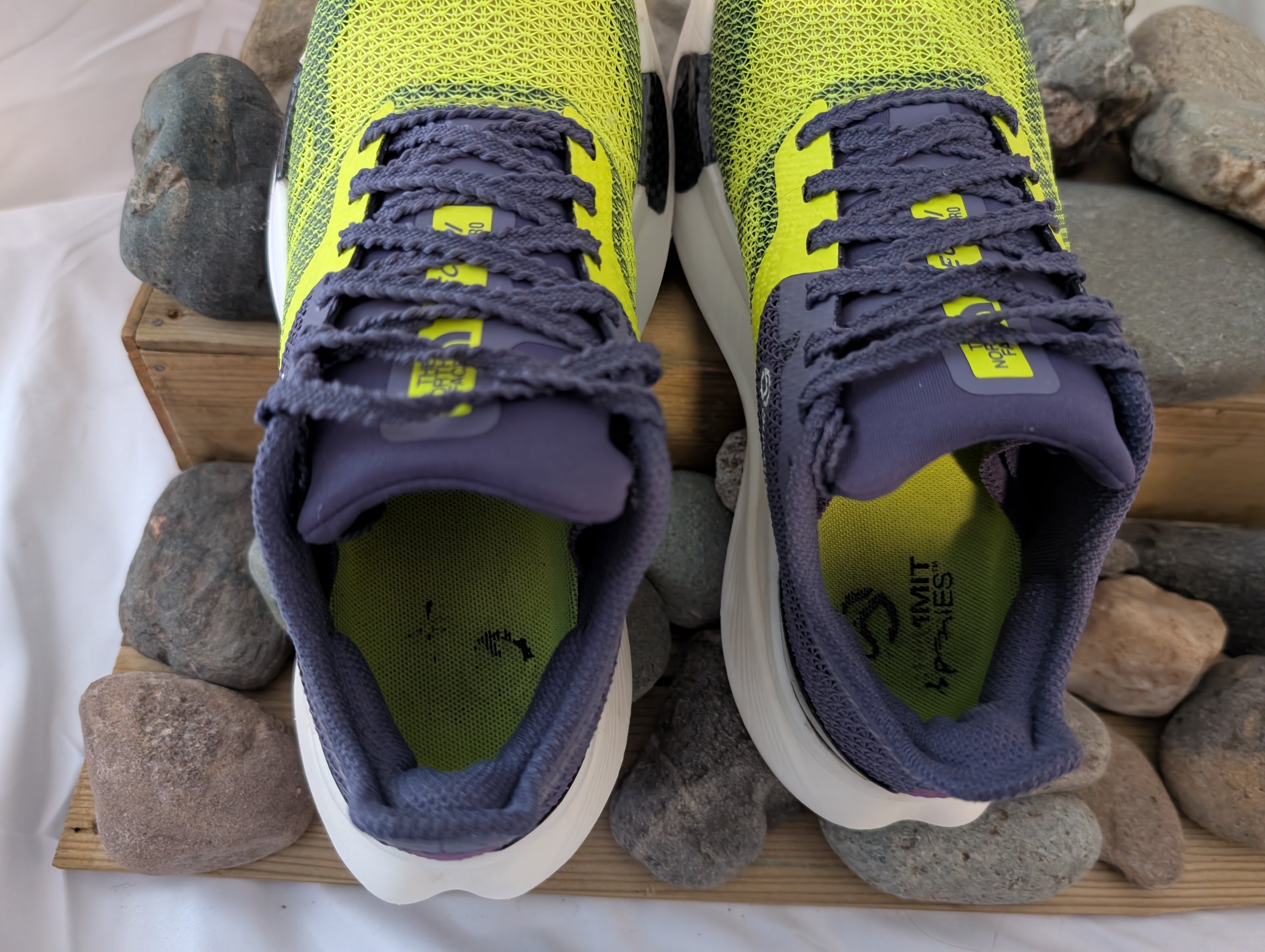 North Face, Summit Vectiv Pro, Trail running shoes, Yellow/Grey, Size 4.5, F0093