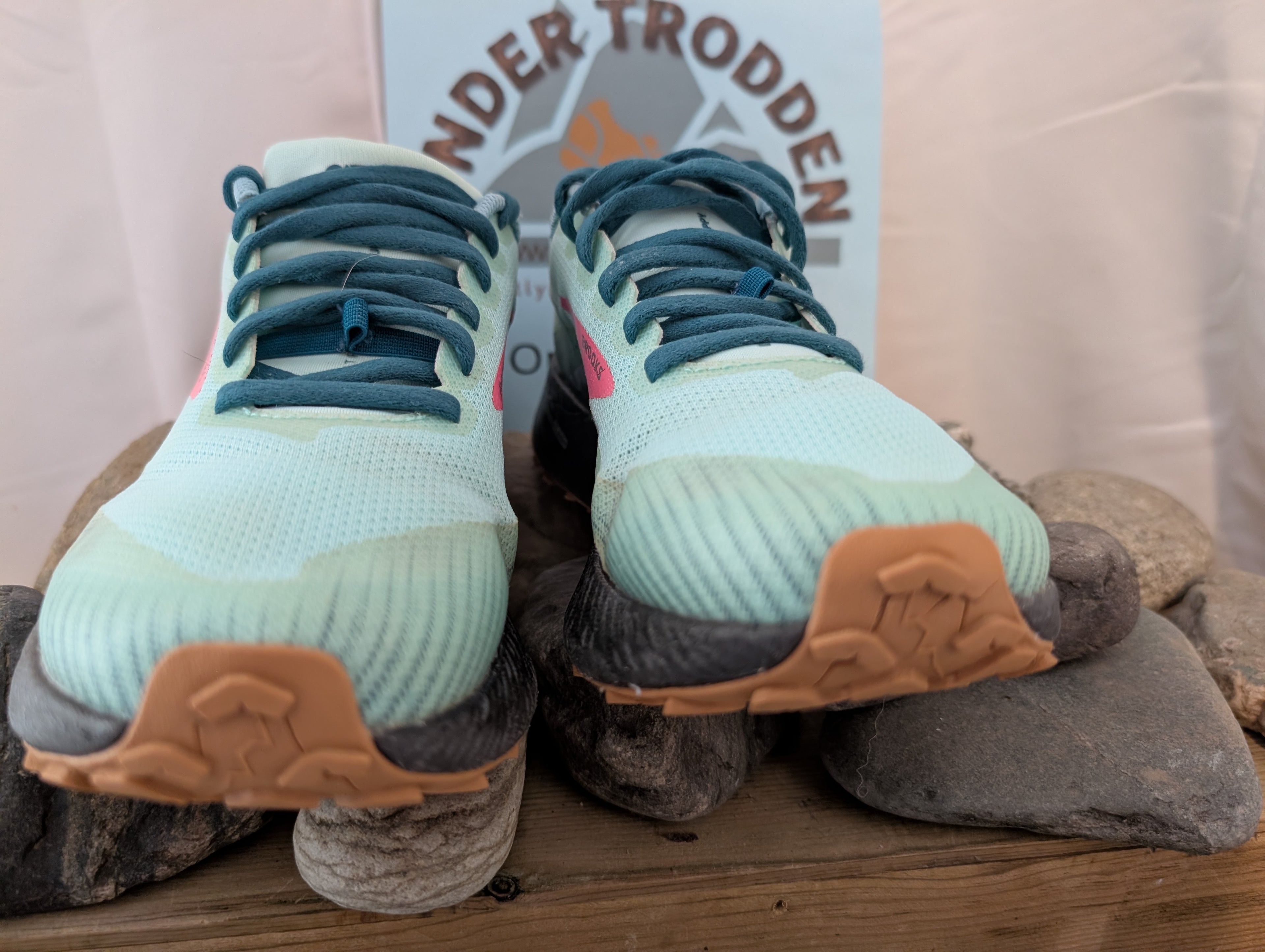 Brooks, Catamount, Trail running shoes, mint, Size 5.5, F0094