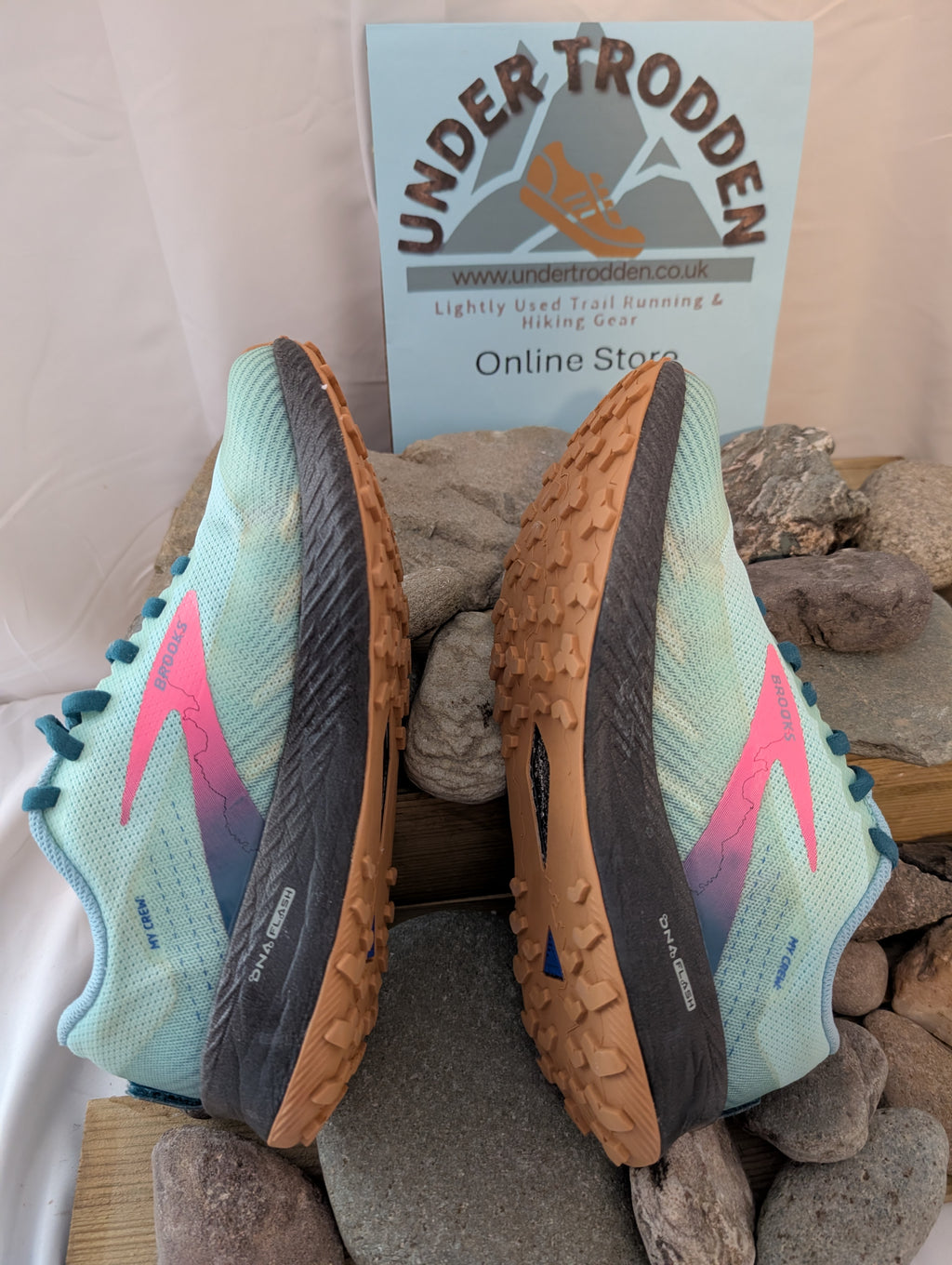 Brooks, Catamount, Trail running shoes, mint, Size 5.5, F0094
