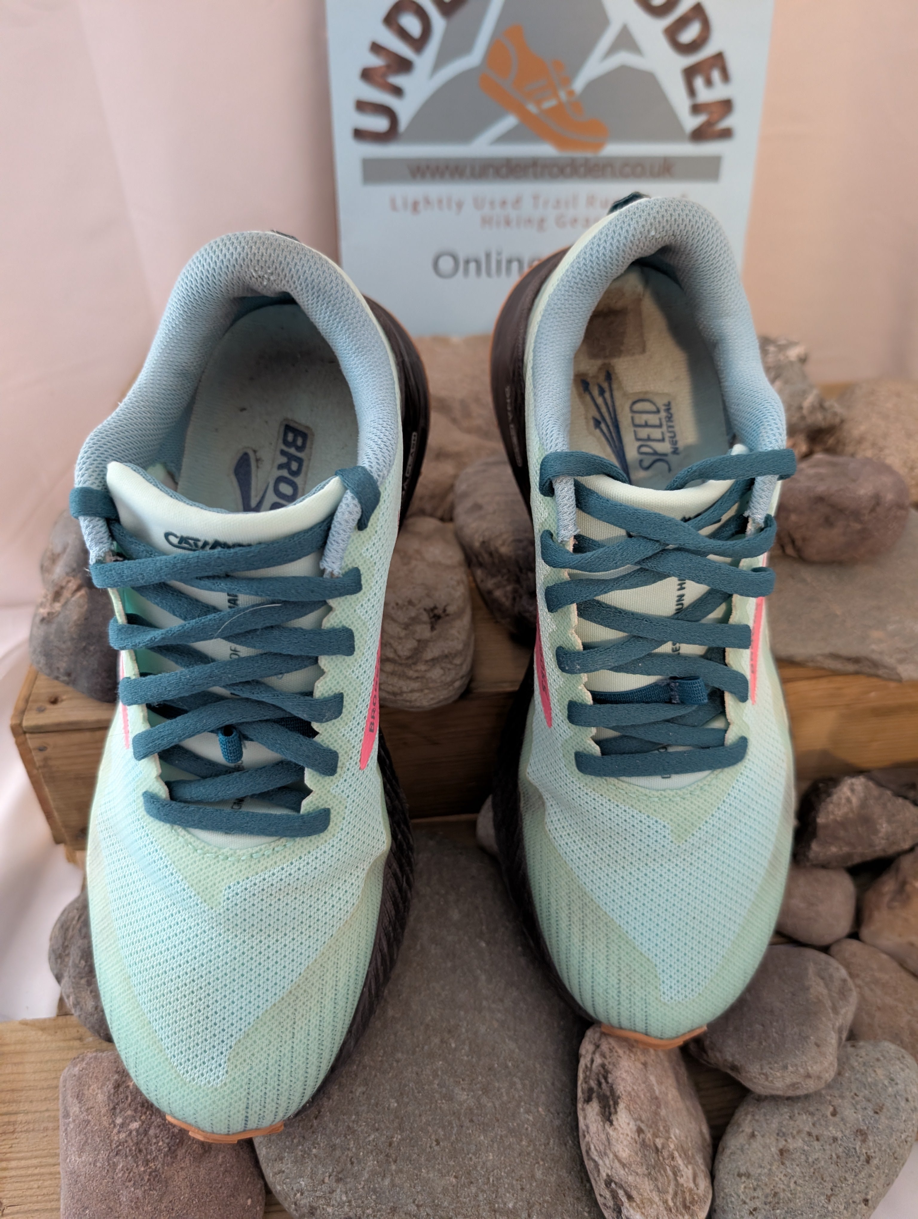 Brooks, Catamount, Trail running shoes, mint, Size 5.5, F0094