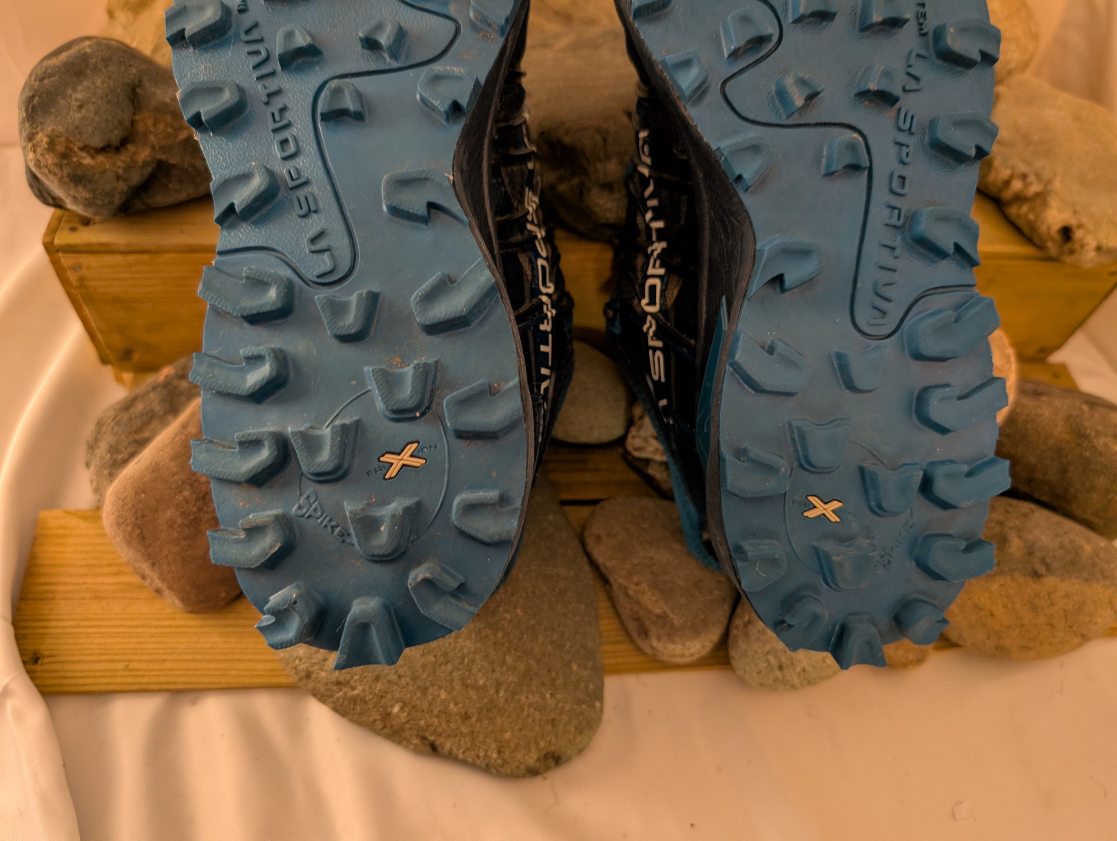 La Sportiva, Mutant, Trail running shoes, Dark Blue (size 6.5) (Ref.F0100)