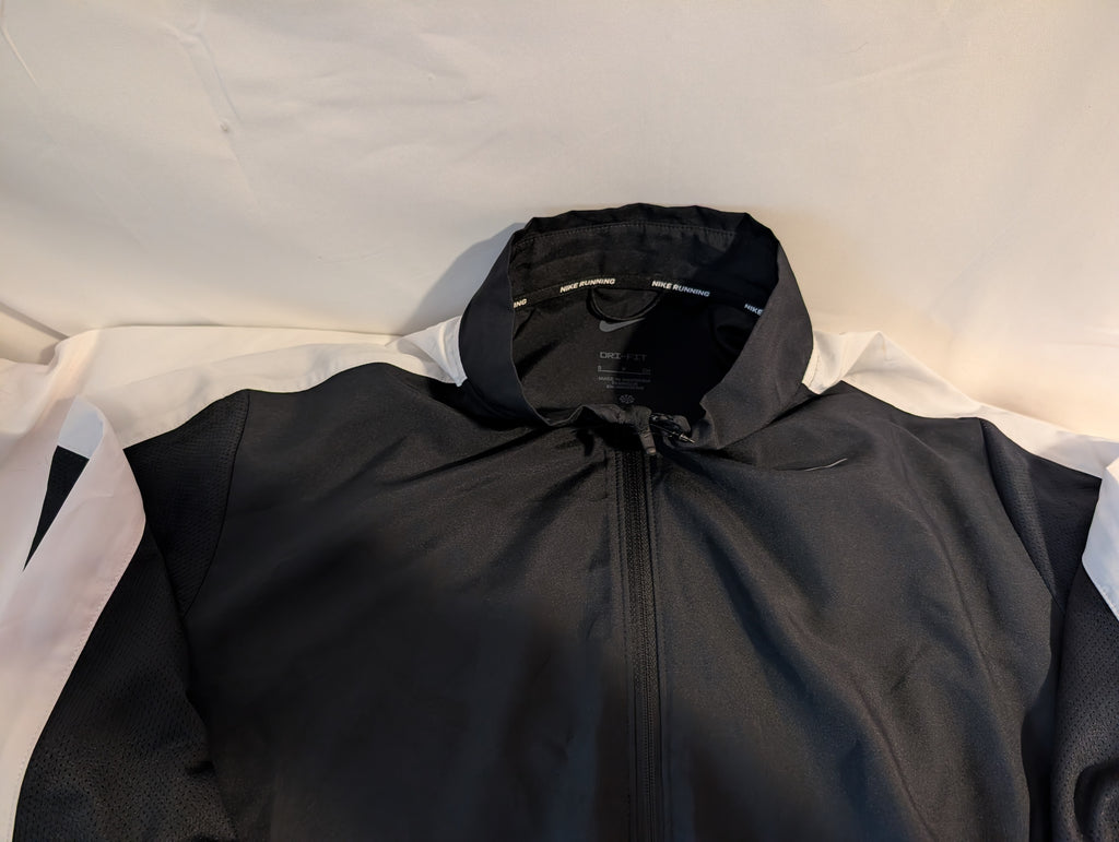 Nike, Dri-Fit Swoosh Run, Women’s Running Jacket, BNWT, size S (CJ0032)