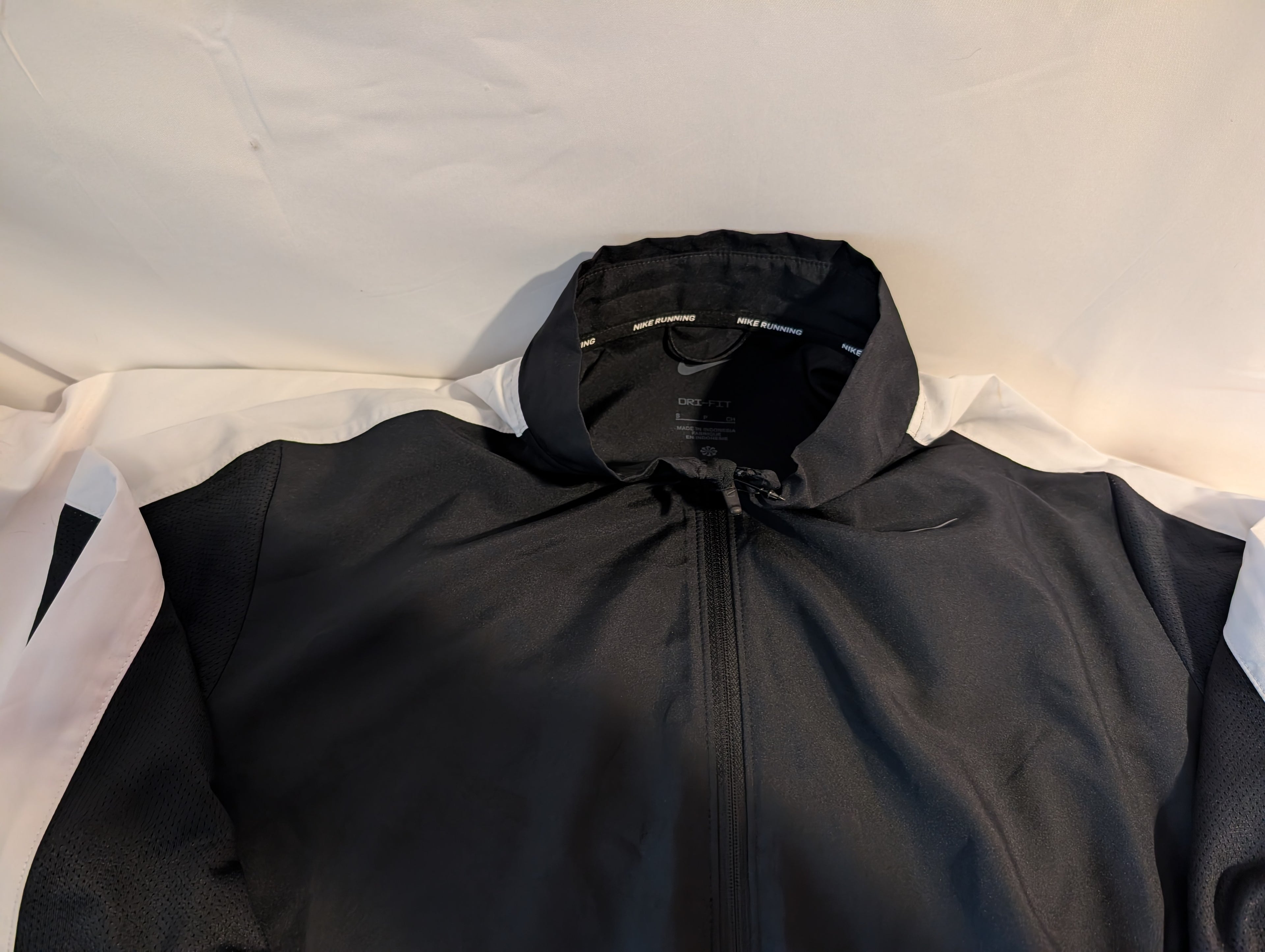 Nike, Dri-Fit Swoosh Run, Women’s Running Jacket, BNWT, size S (CJ0032)