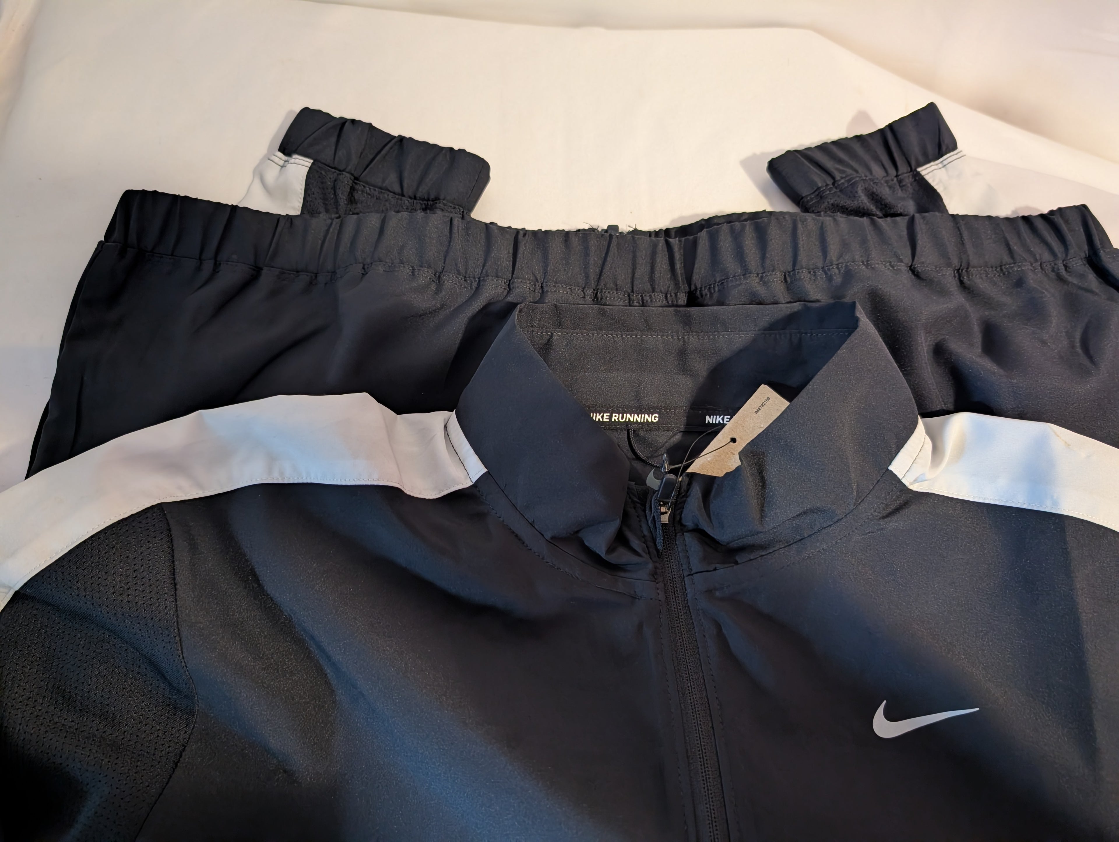 Nike, Dri-Fit Swoosh Run, Women’s Running Jacket, BNWT, size S (CJ0032)