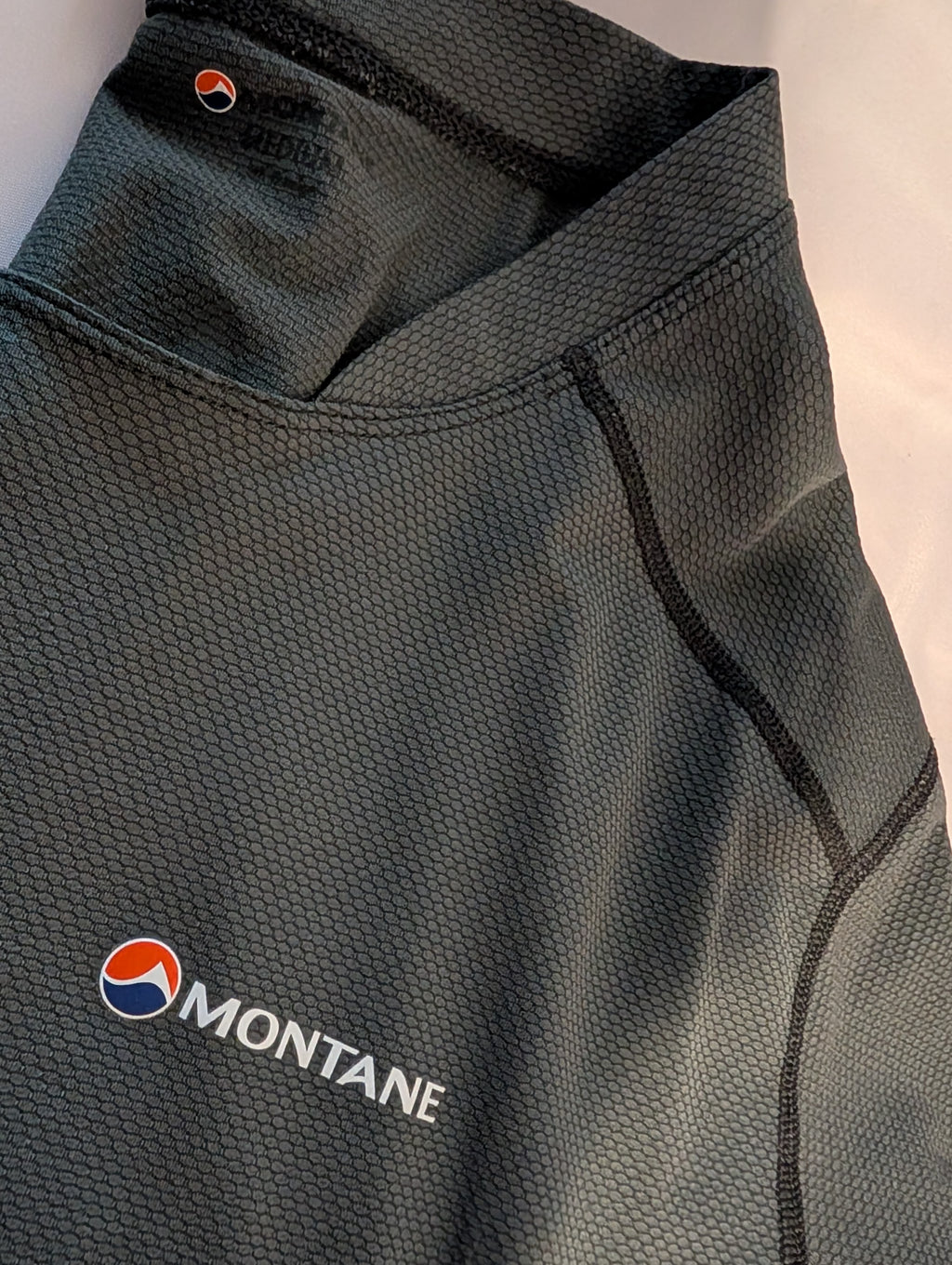 Montane, VIA Razor, Men’s long-sleeved running top, Grey, size M, CT0010.