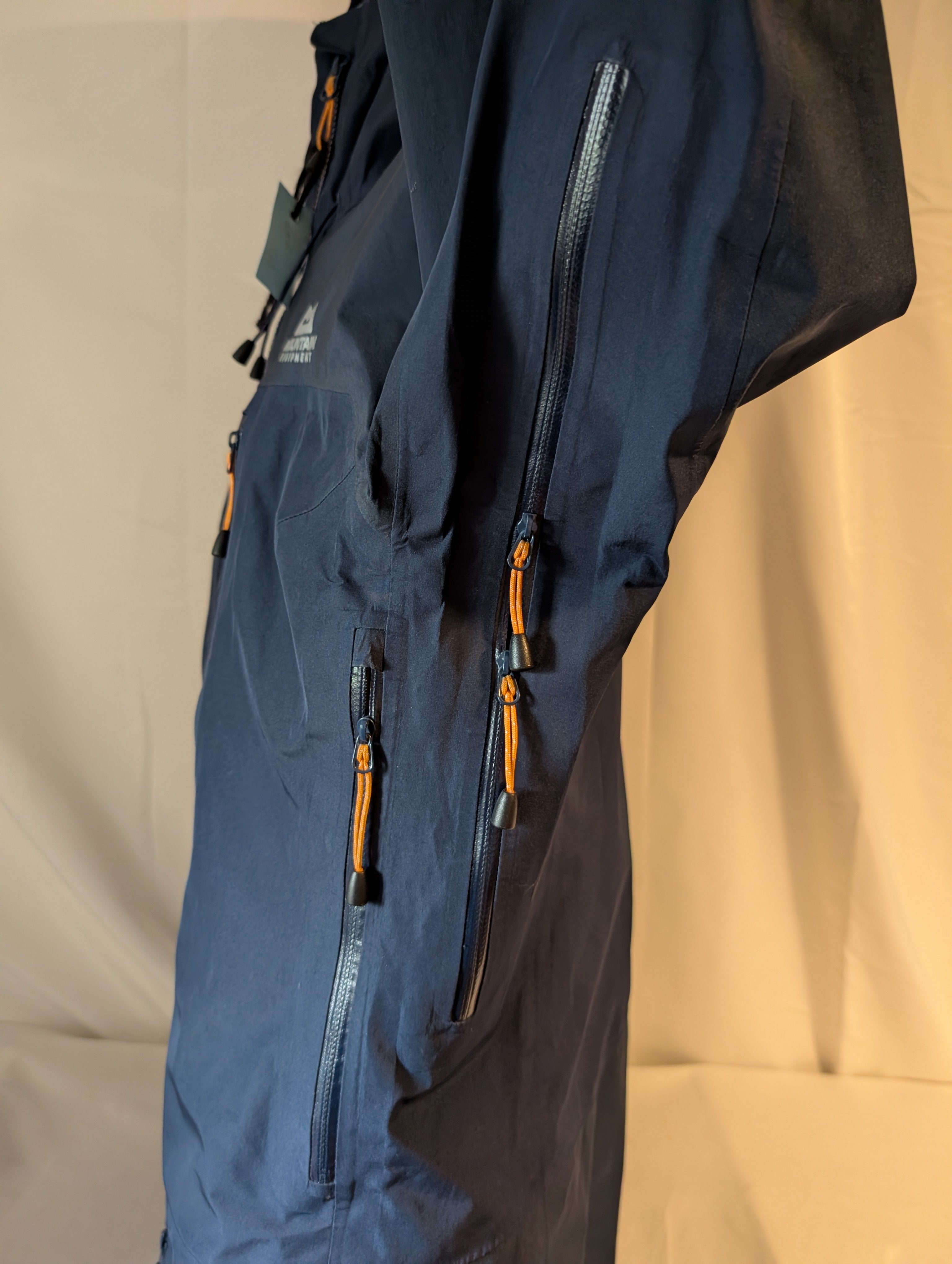 Mountain Hardware Technical Goretex jacket ♀ (Size 12) (#CJ0038)