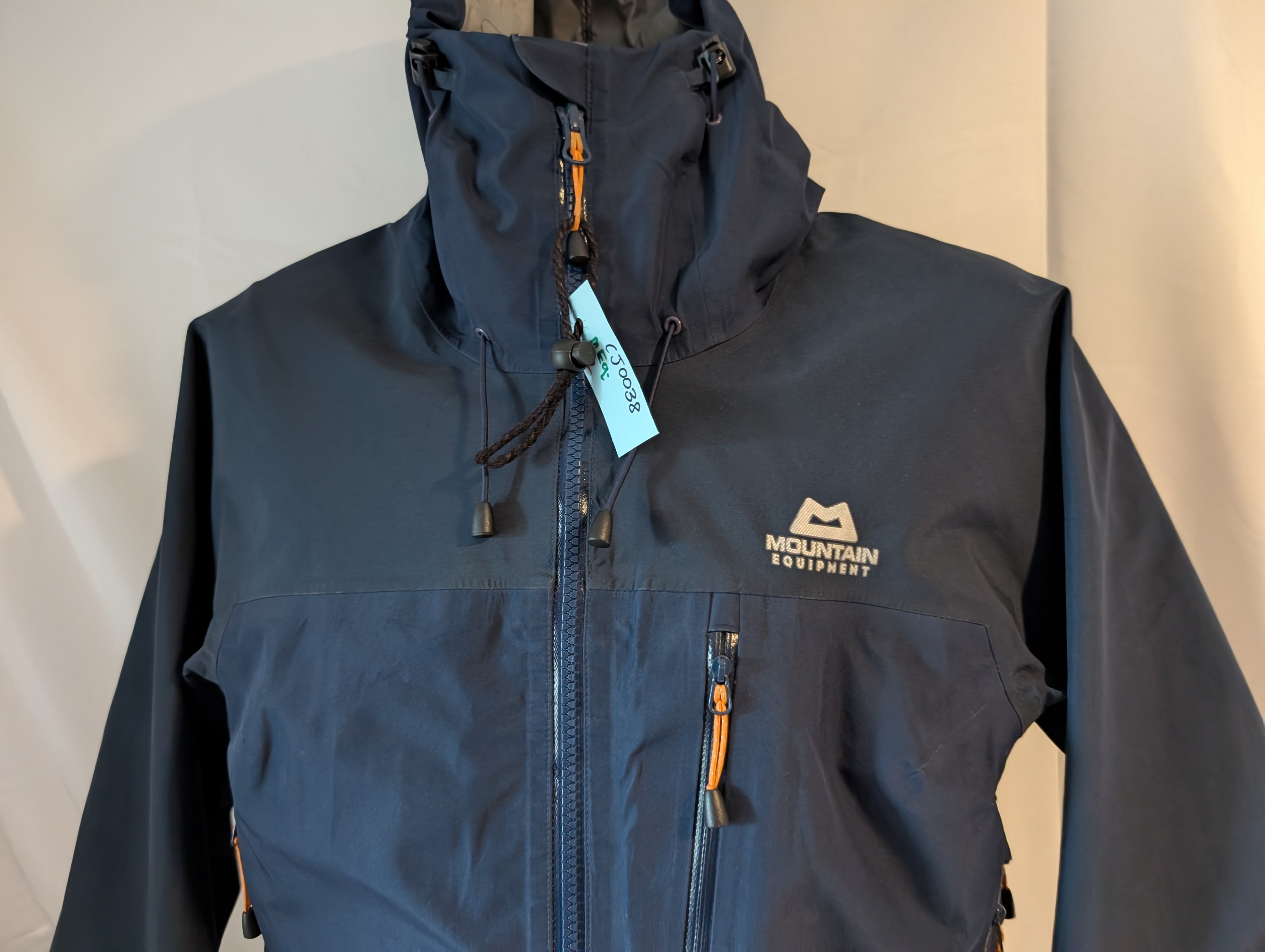 Mountain Hardware Technical Goretex jacket ♀ (Size 12) (#CJ0038)