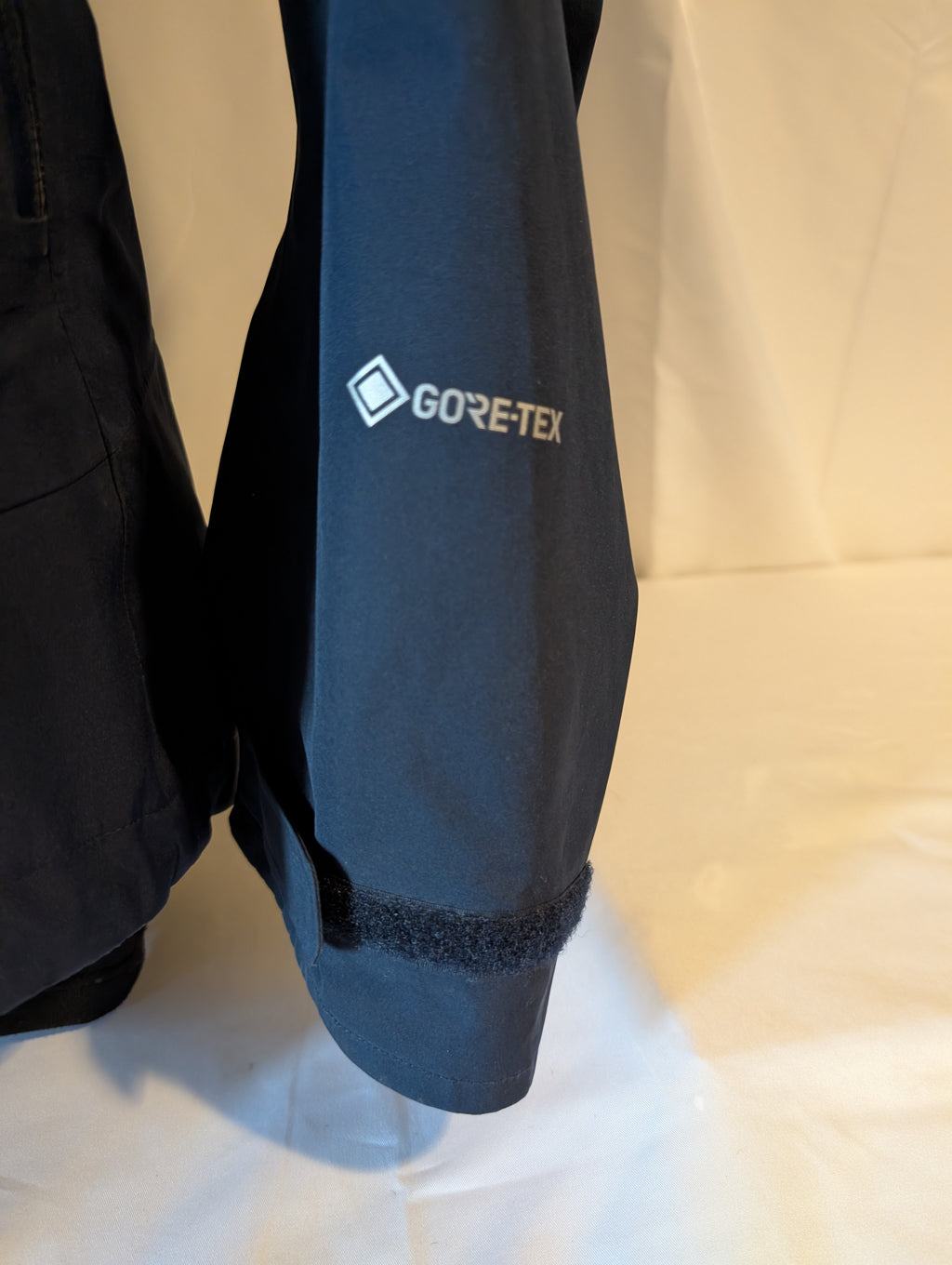 Mountain Hardware Technical Goretex jacket ♀ (Size 12) (#CJ0038)