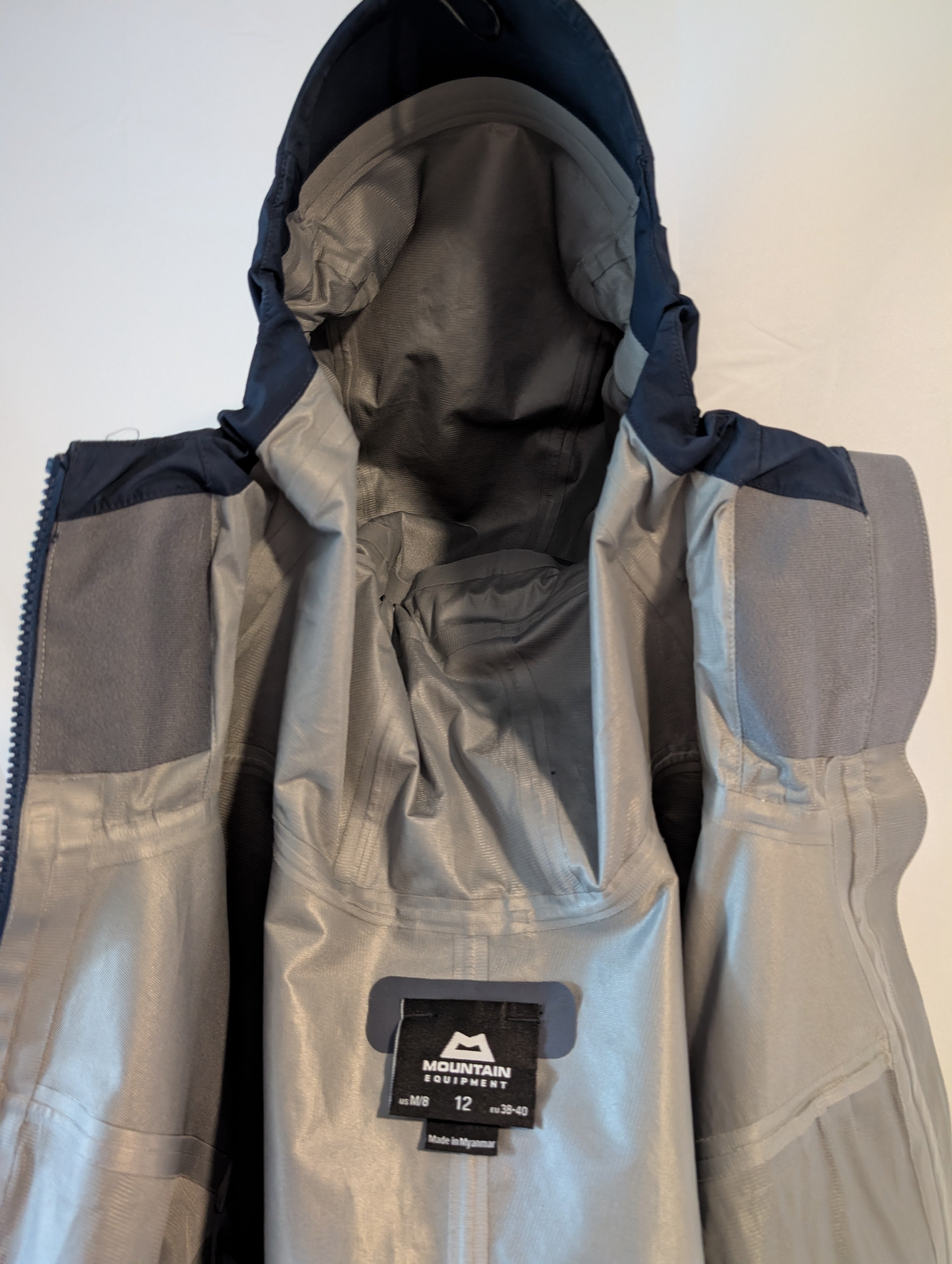Mountain Hardware Technical Goretex jacket ♀ (Size 12) (#CJ0038)