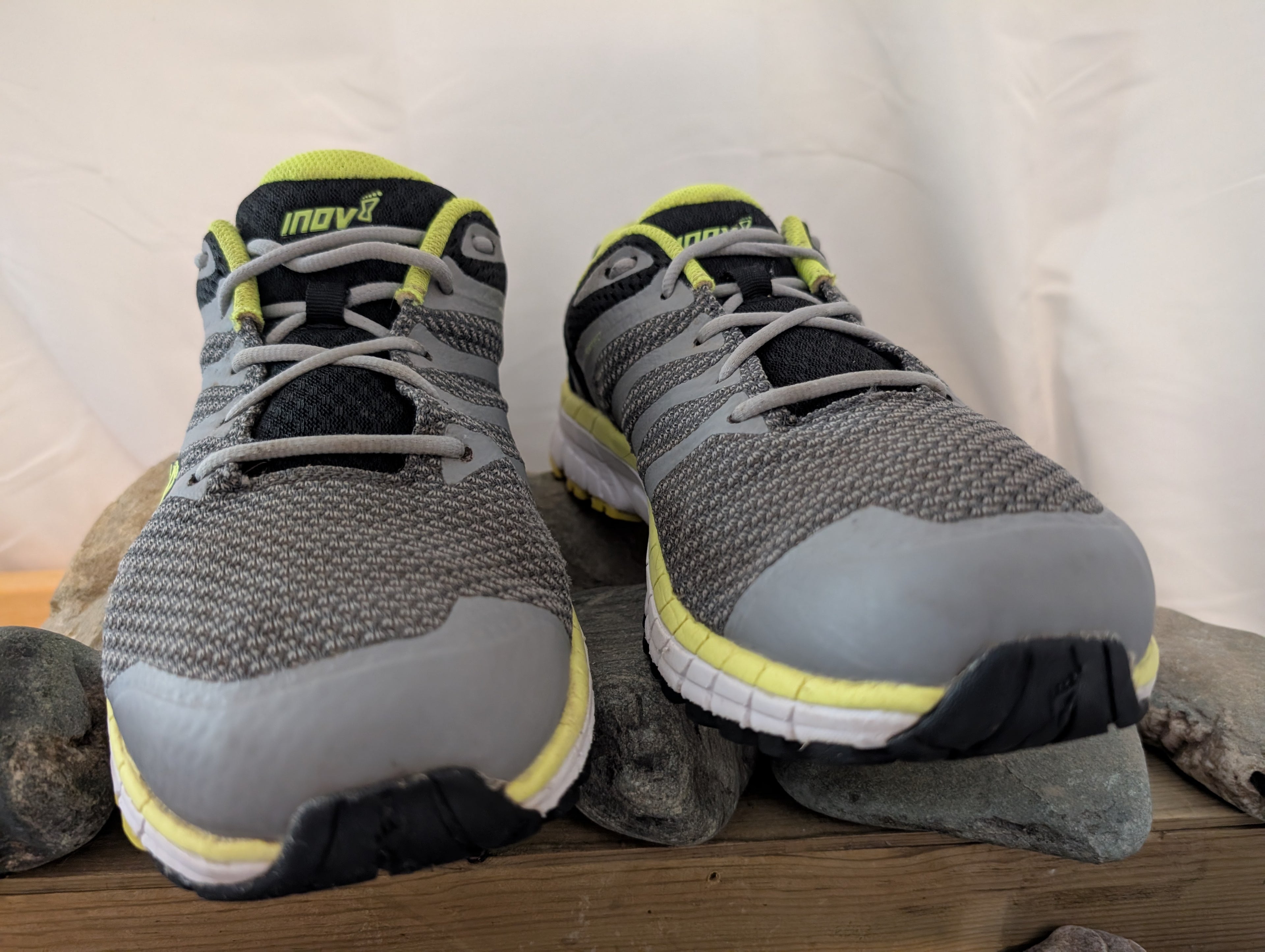 Title &nbsp; &nbsp;Inov-8 RoadClaw 275, Men's road running shoes, size 11.5 (F0105)