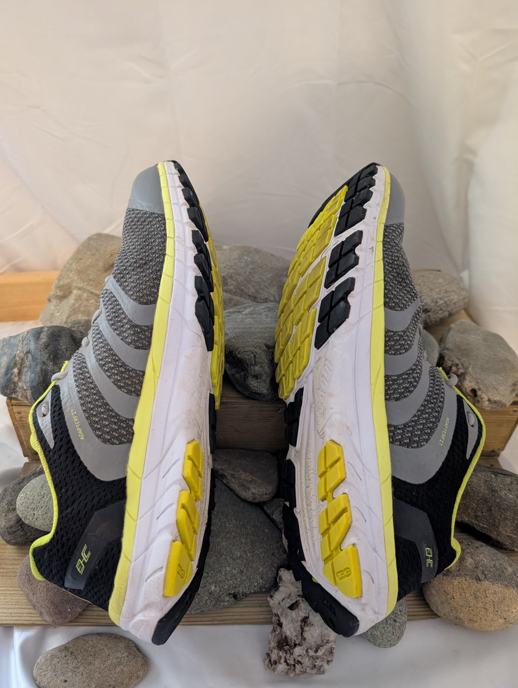 Title &nbsp; &nbsp;Inov-8 RoadClaw 275, Men's road running shoes, size 11.5 (F0105)