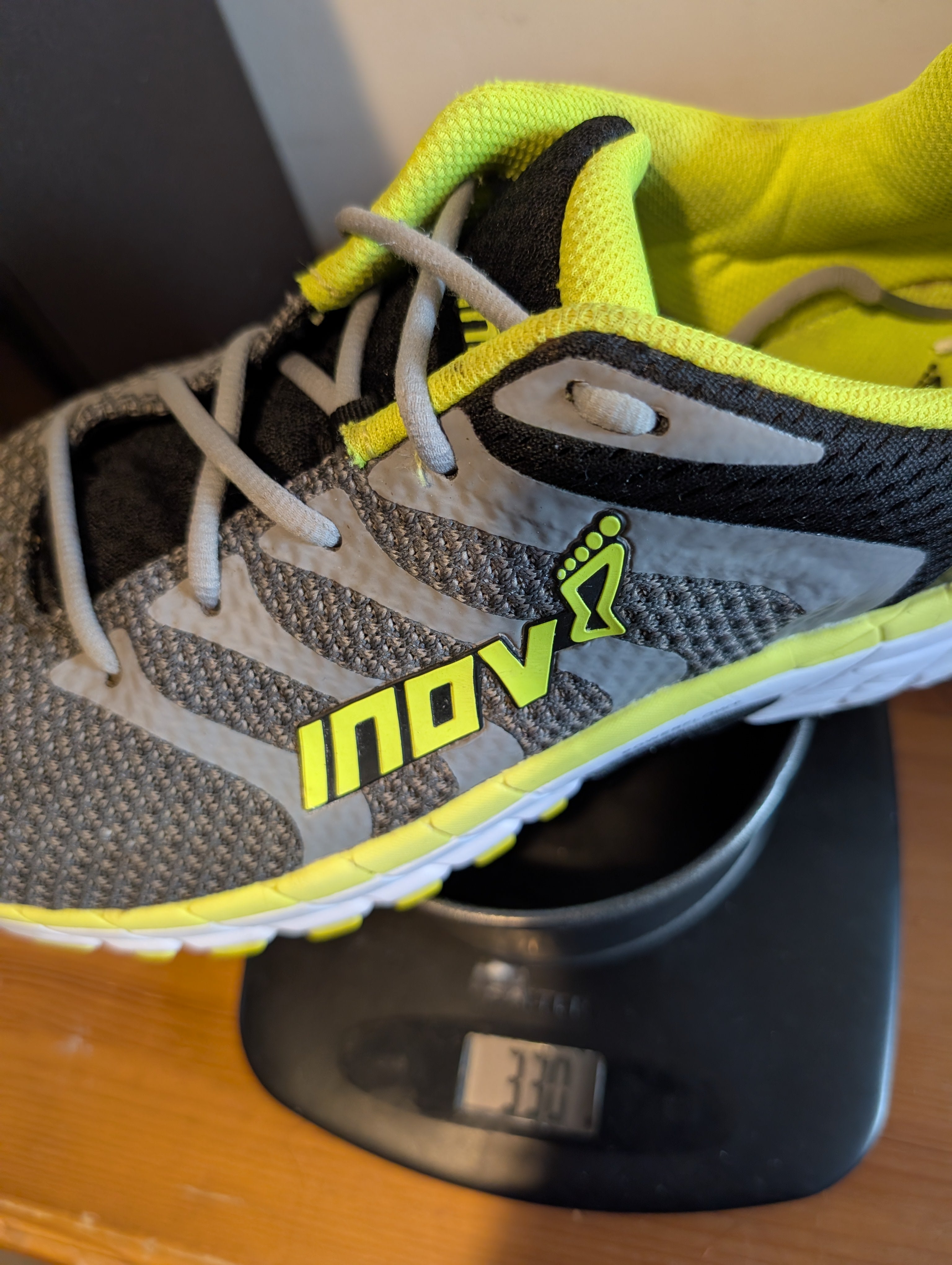 Title &nbsp; &nbsp;Inov-8 RoadClaw 275, Men's road running shoes, size 11.5 (F0105)