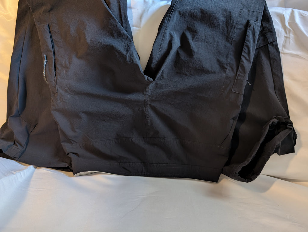 Mountain Hardwear, Zip-off Black Hiking pants, Women's Size US 4R (UK size 8-10) #CP0017