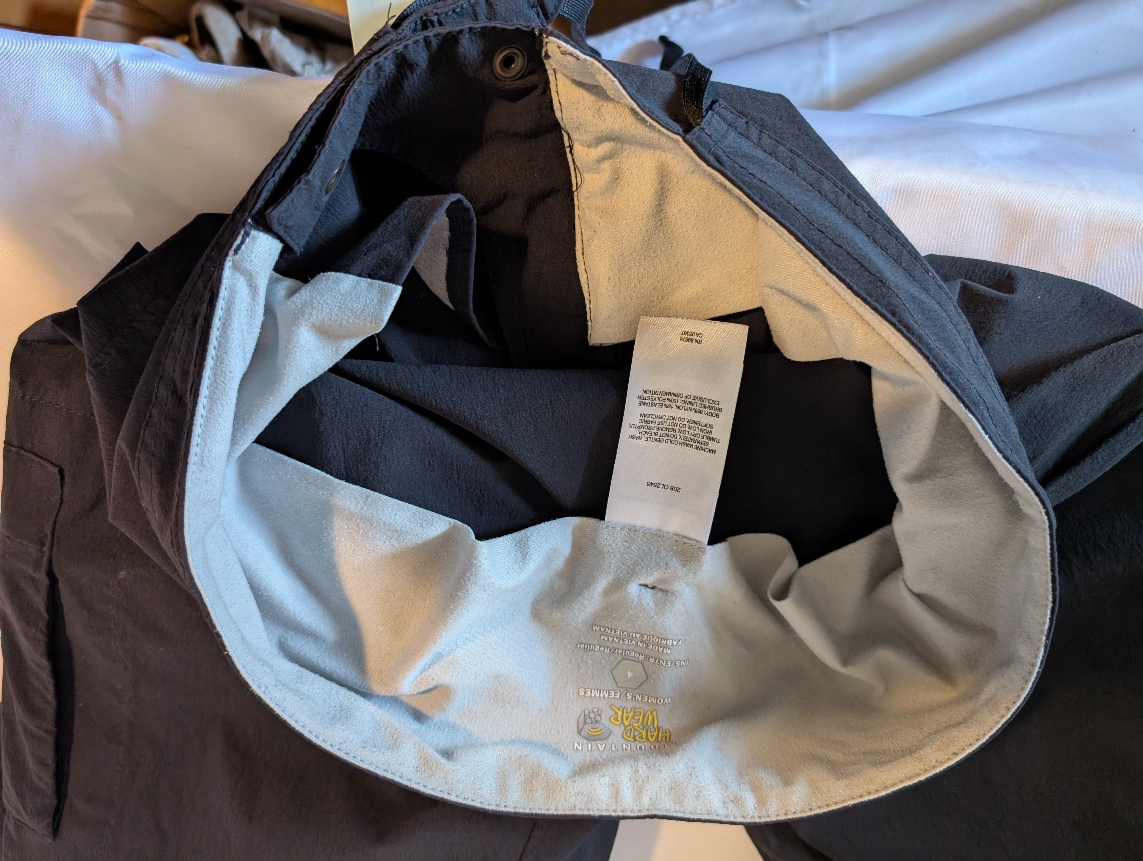 Mountain Hardwear, Zip-off Black Hiking pants, Women's Size US 4R (UK size 8-10) #CP0017