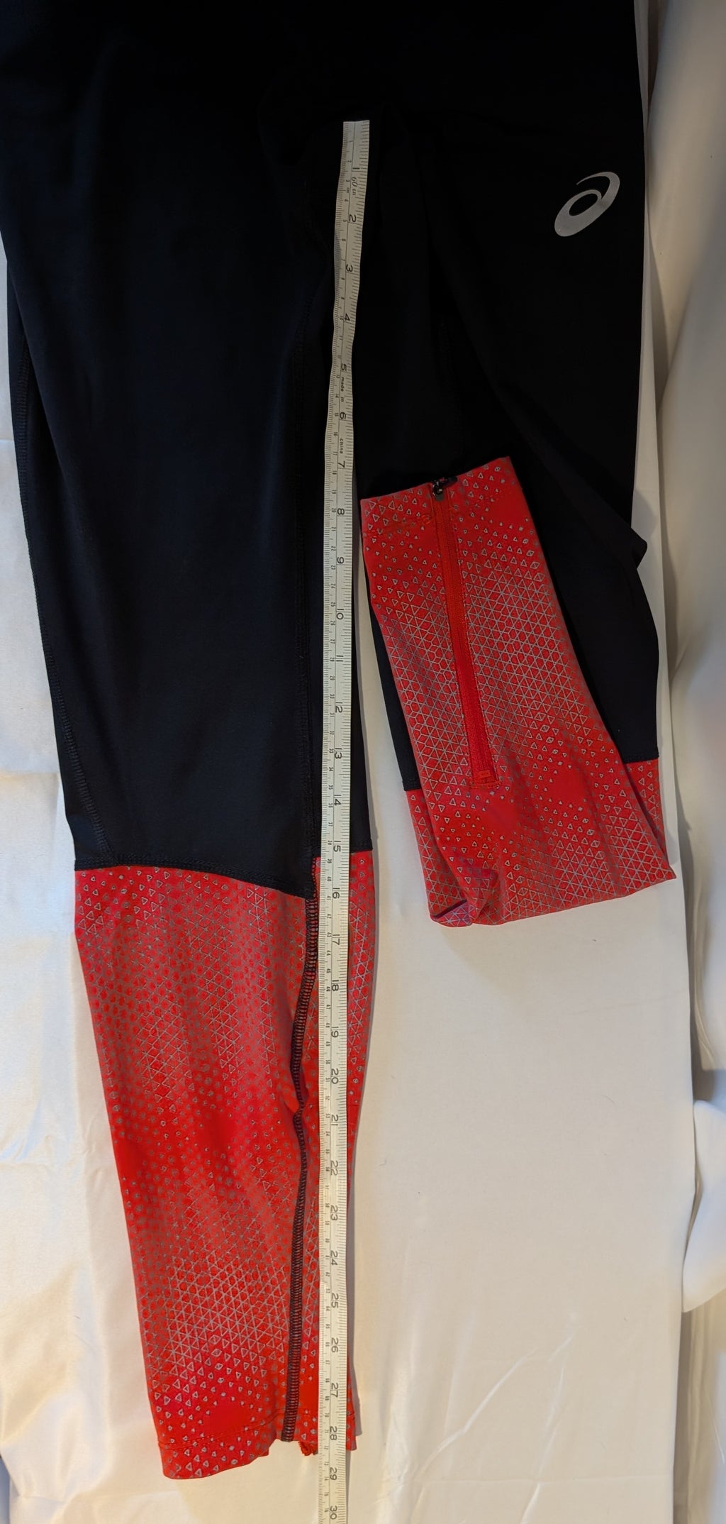 Asics women's Race tight leggings, Size L (CL0009)