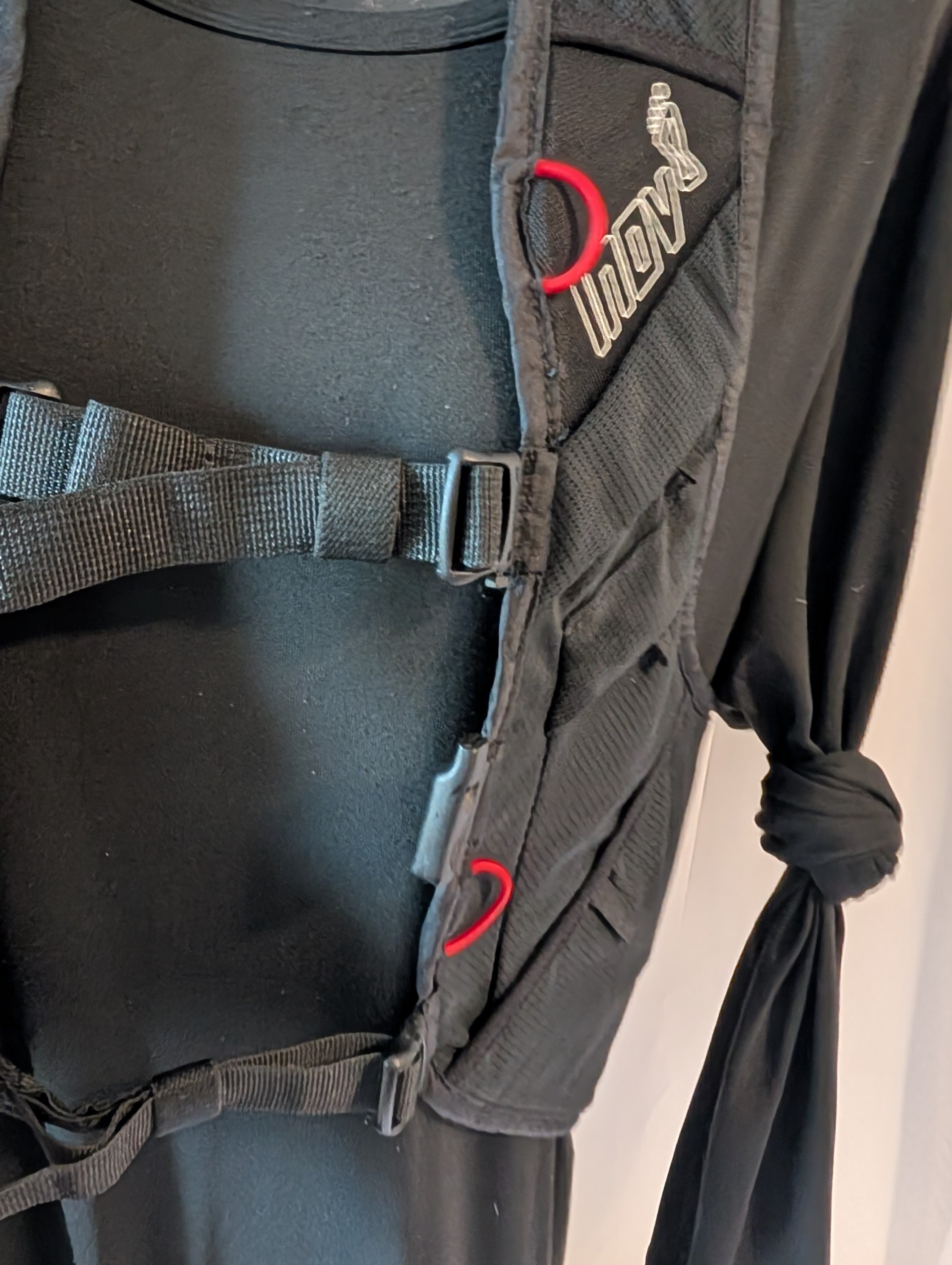Inov-8 Race Ultra hydration vest, unisex, adjustable size and fitting.