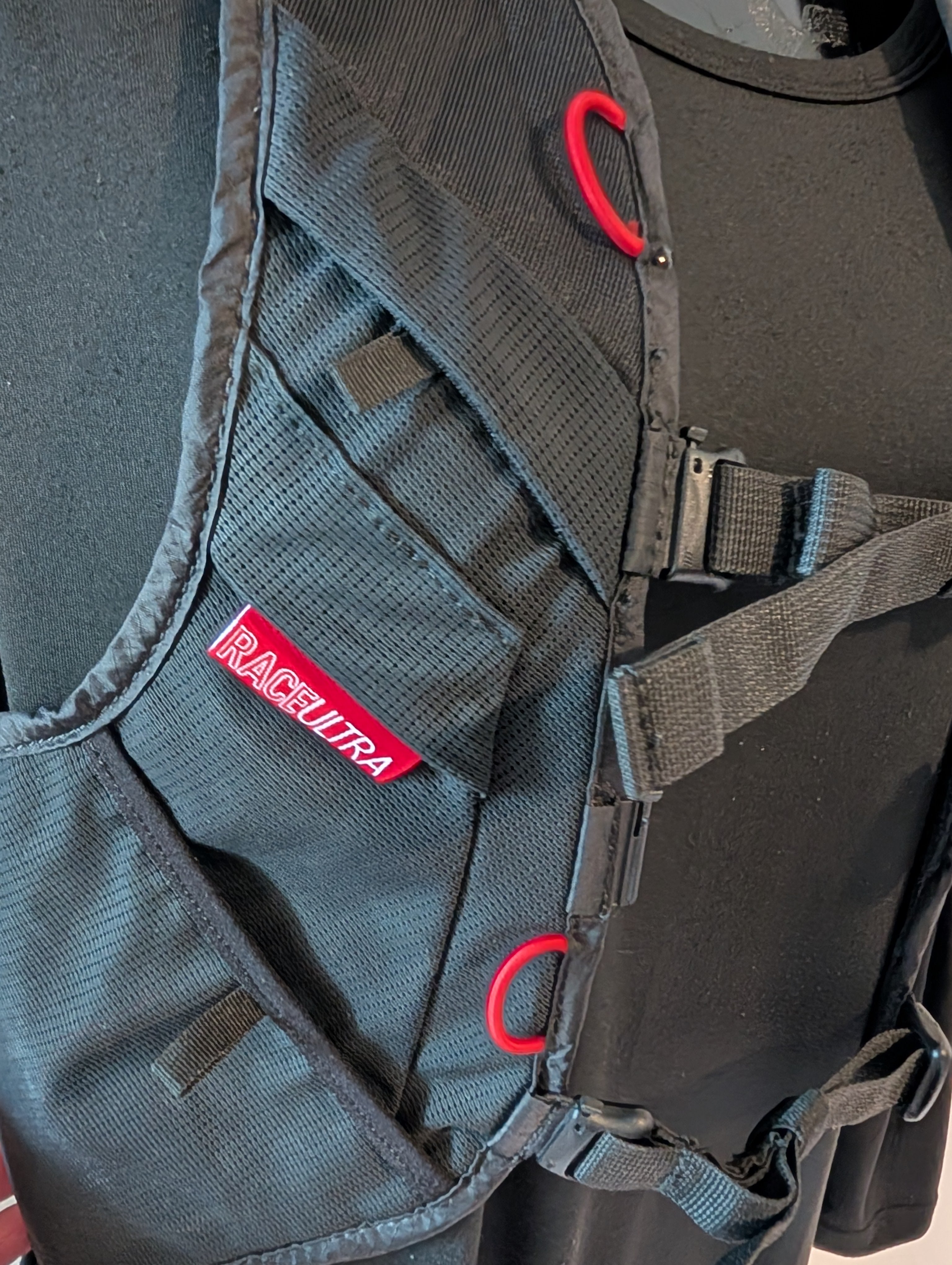 Inov-8 Race Ultra hydration vest, unisex, adjustable size and fitting.