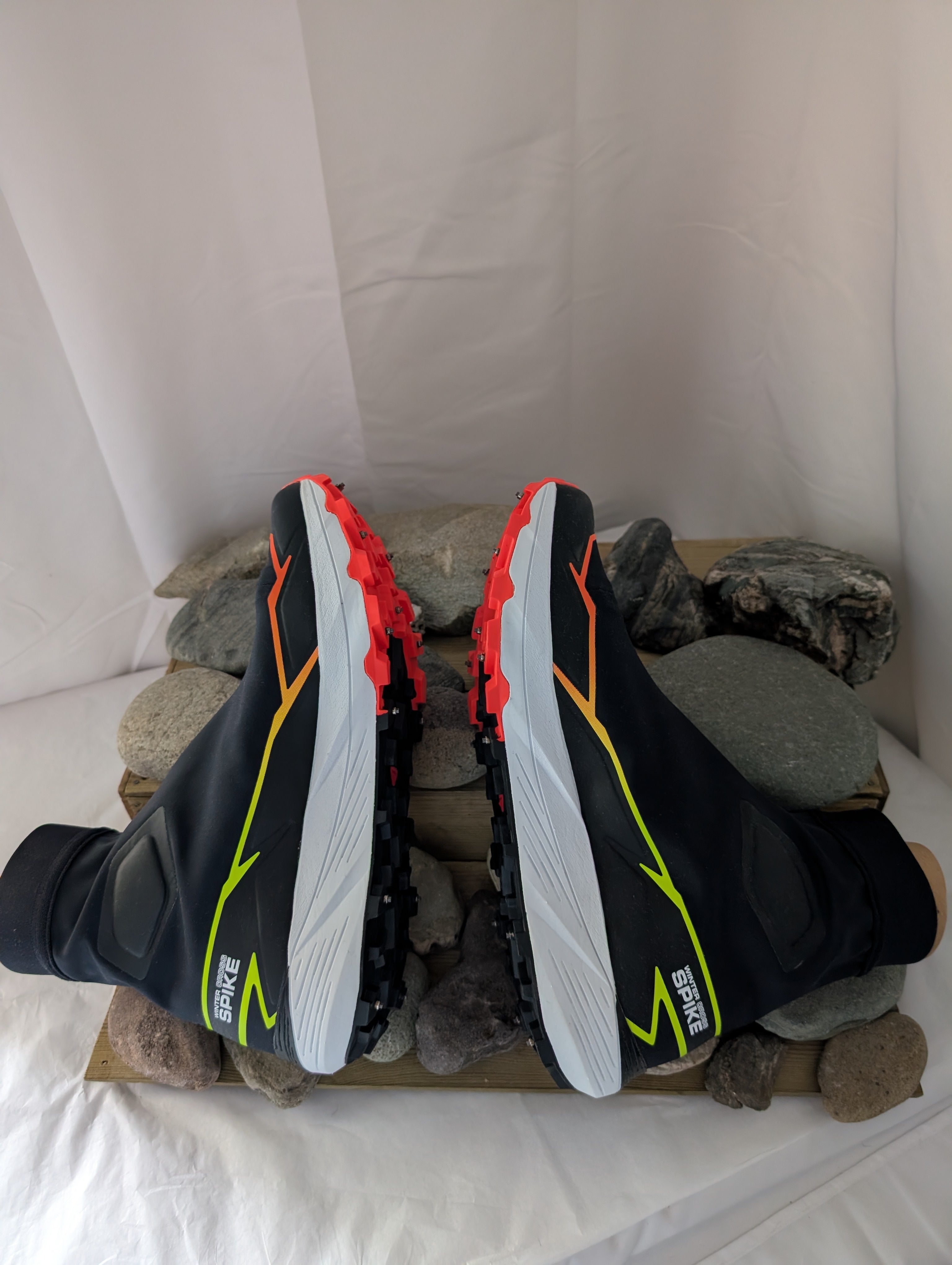 Salomon Winter Cross spikes, Trail Running, Mens, size 9, BNWT (F0118)