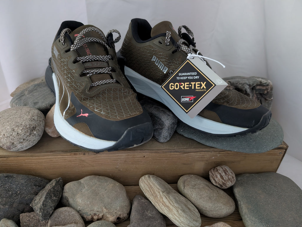 Puma, Fast-Trac Nitro, women's goretex trail running shoes, size 4.5 (F0119)