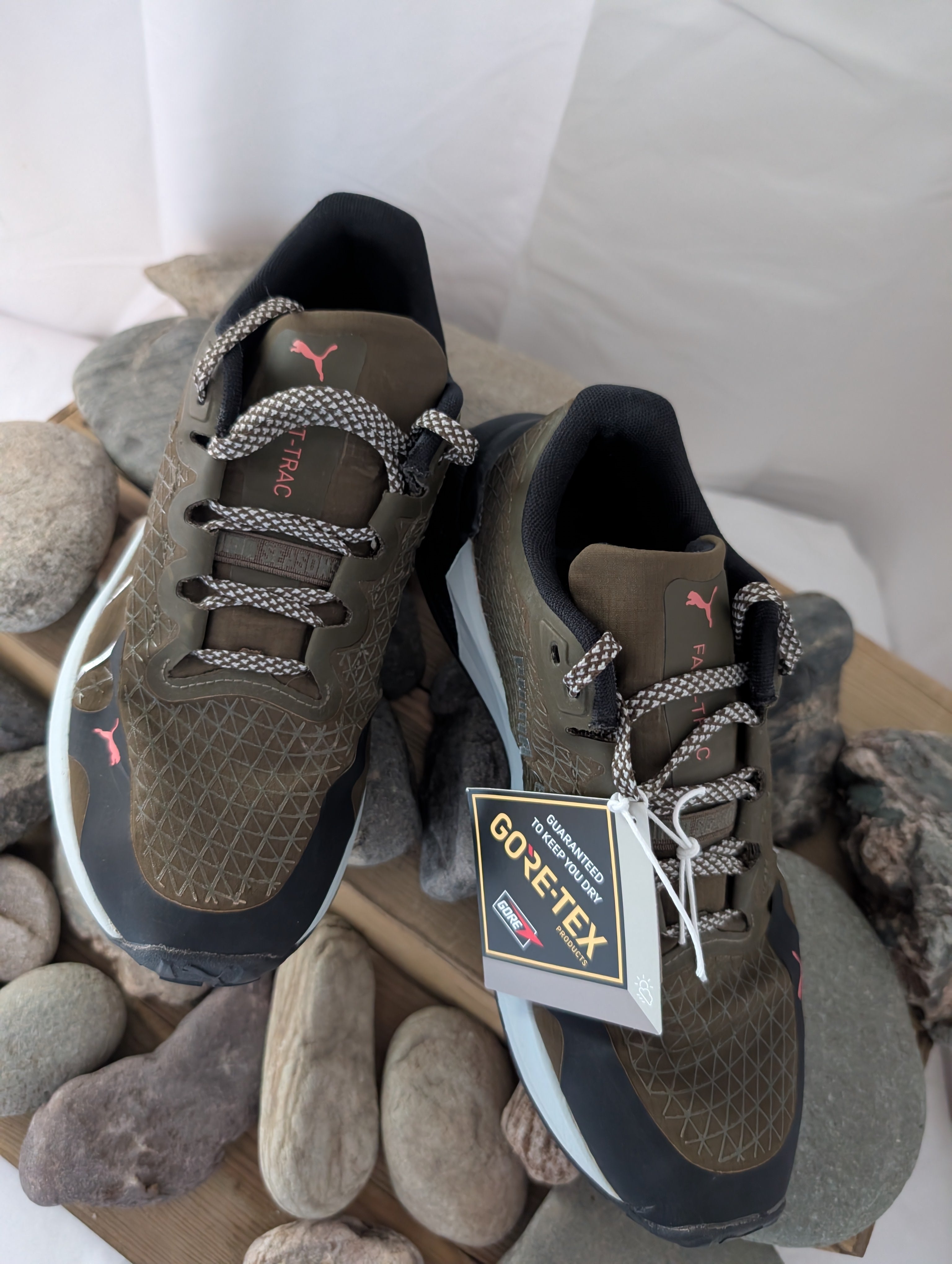 Puma, Fast-Trac Nitro, women's goretex trail running shoes, size 4.5 (F0119)