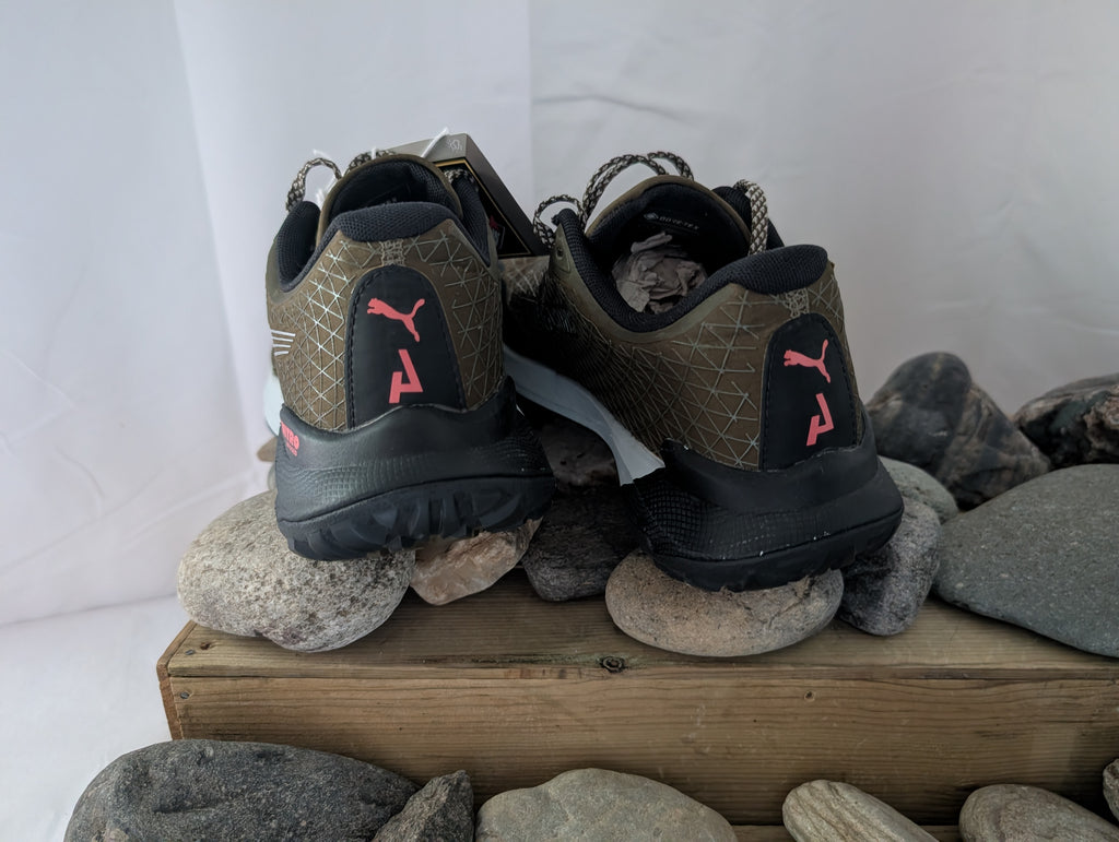 Puma, Fast-Trac Nitro, women's goretex trail running shoes, size 4.5 (F0119)